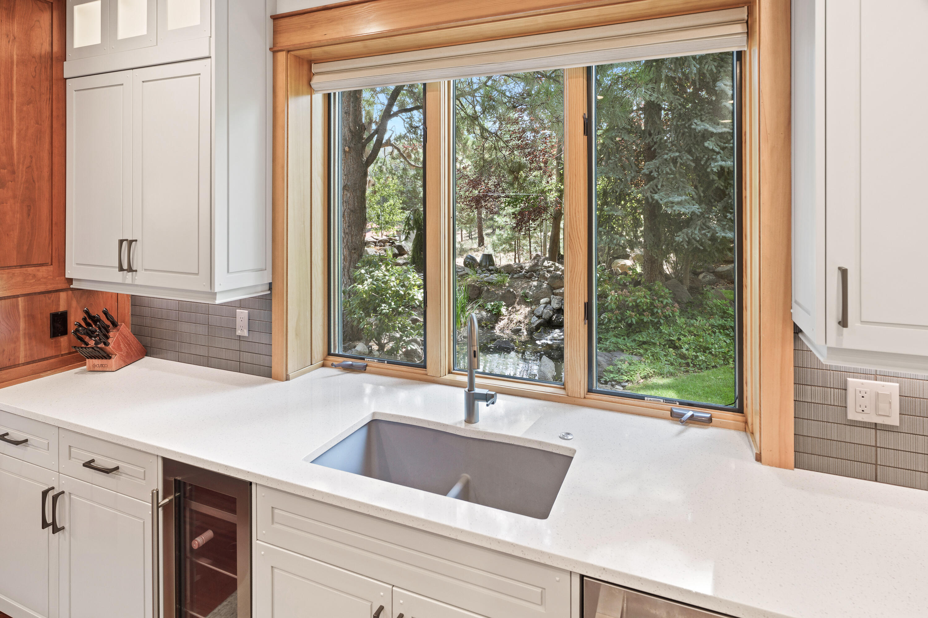 2537 NW Champion Circle