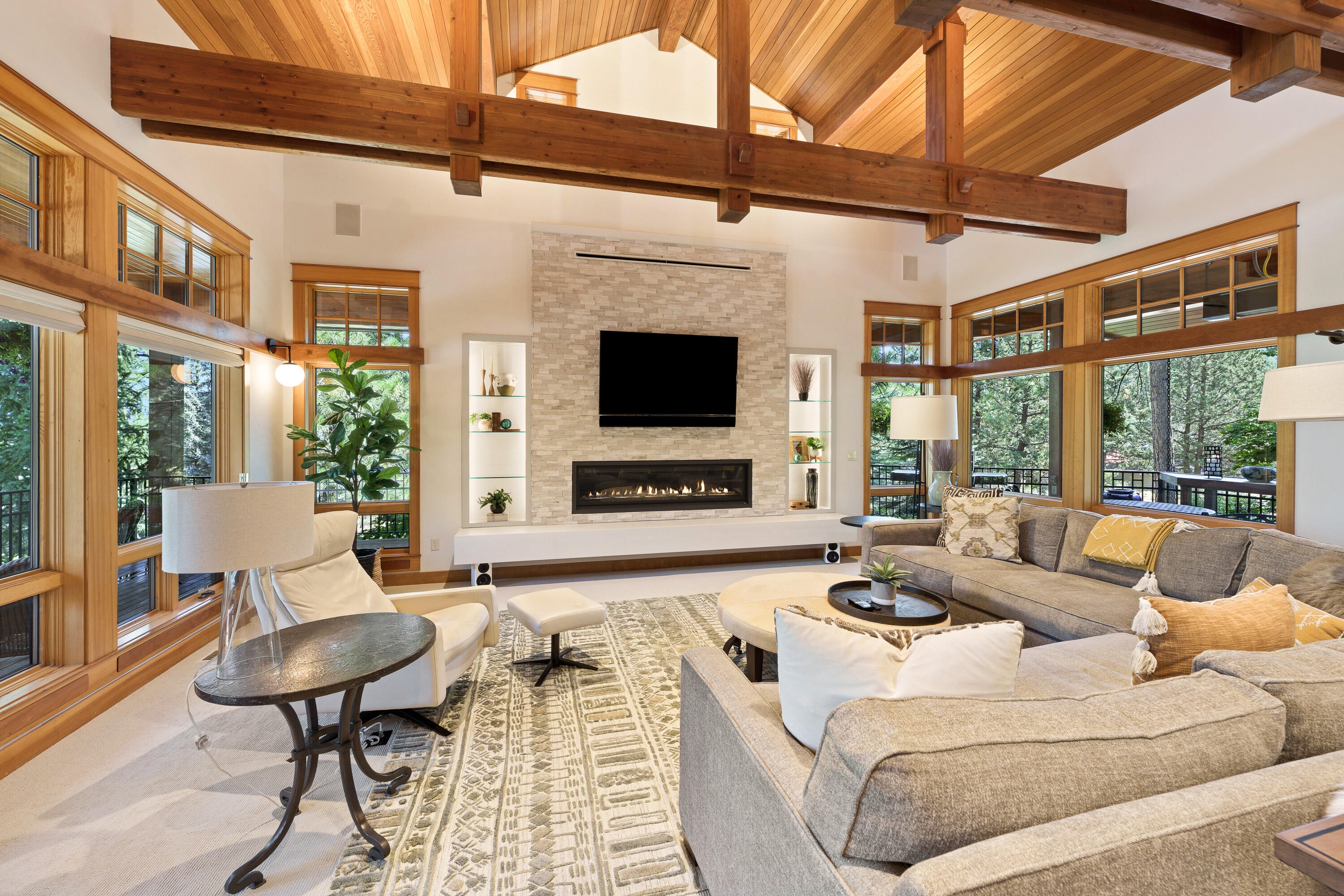 2537 NW Champion Circle