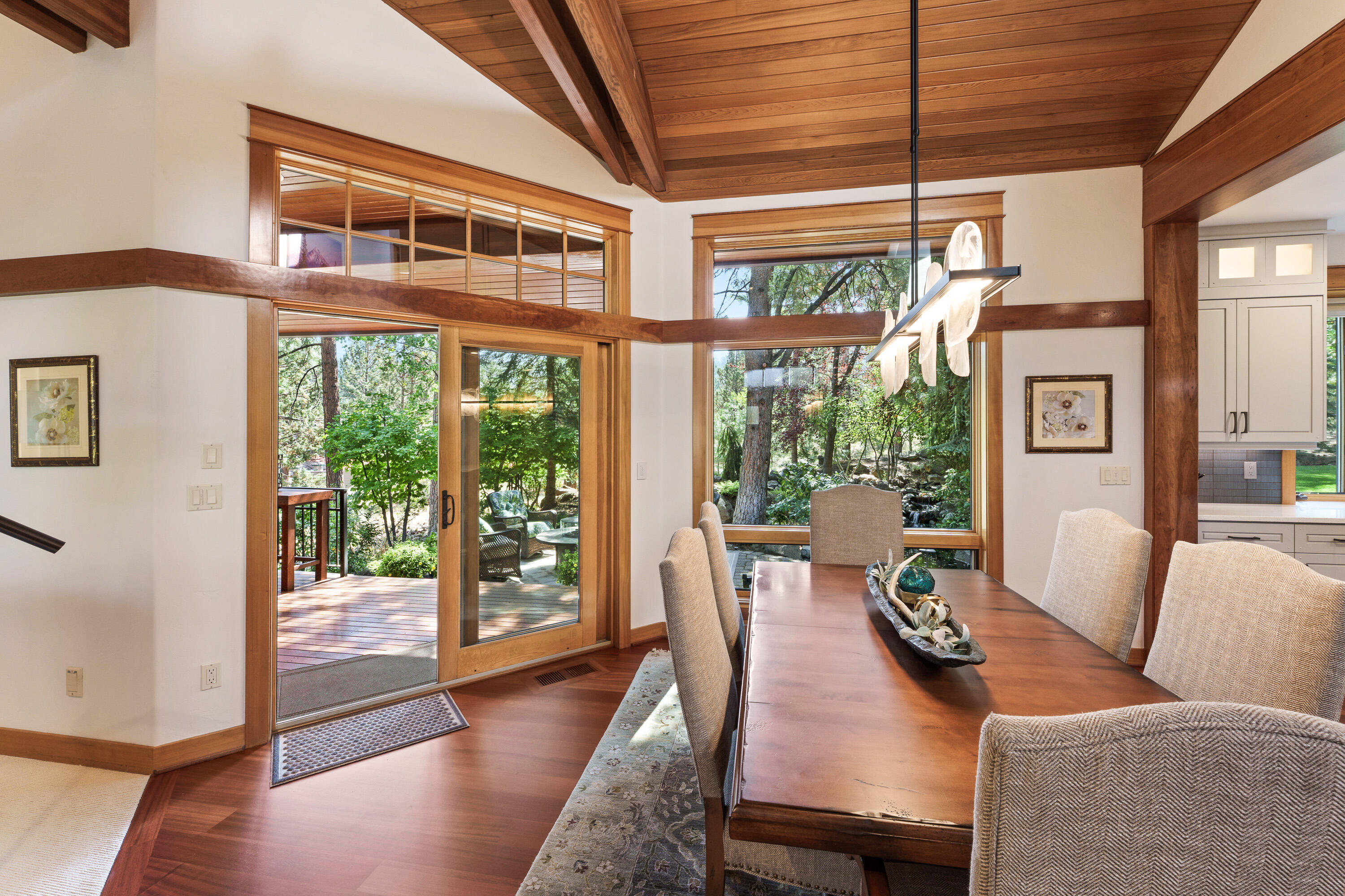 2537 NW Champion Circle