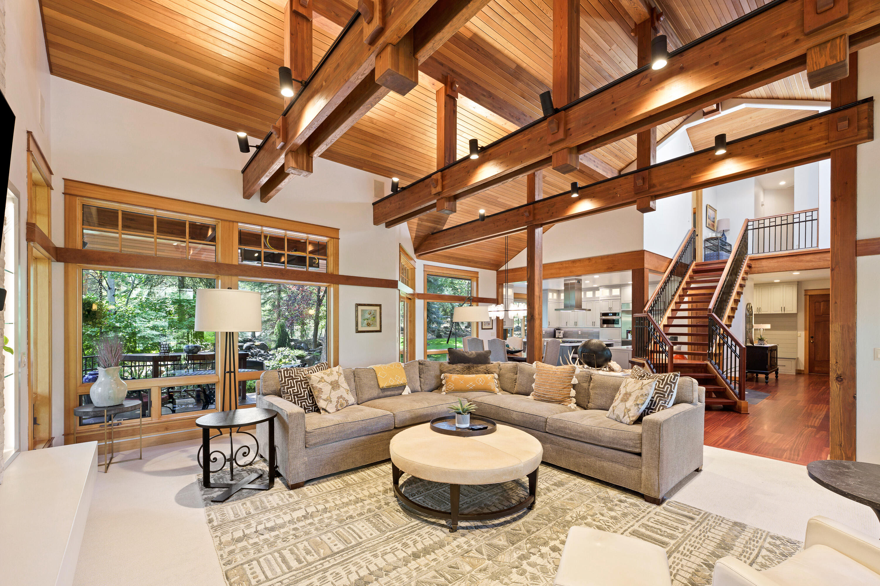 2537 NW Champion Circle