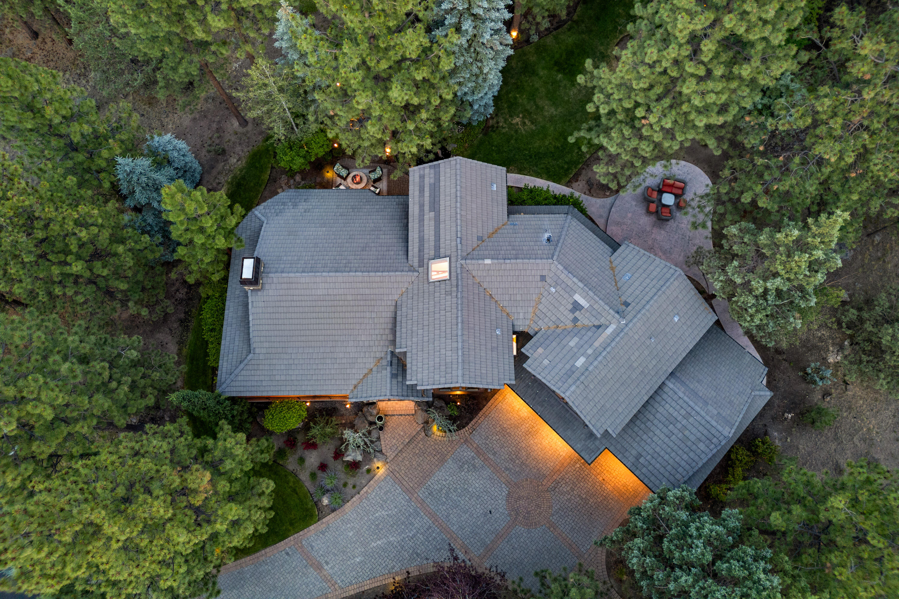 2537 NW Champion Circle