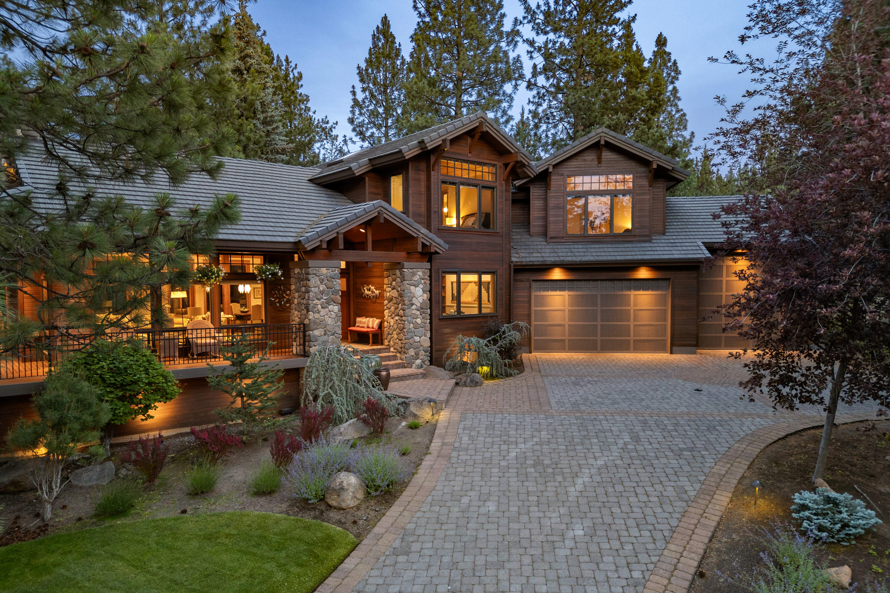 2537 NW Champion Circle