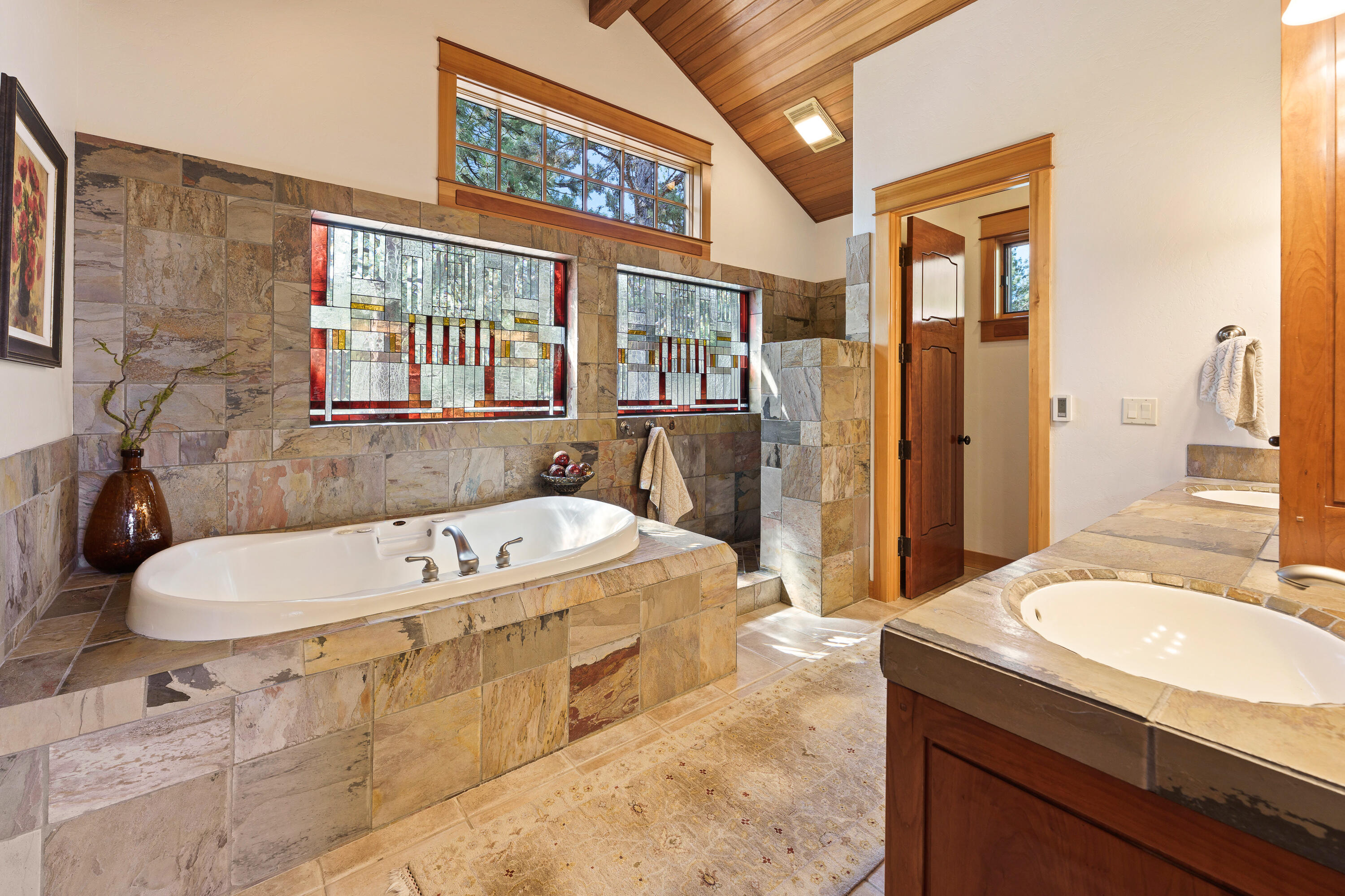 2537 NW Champion Circle