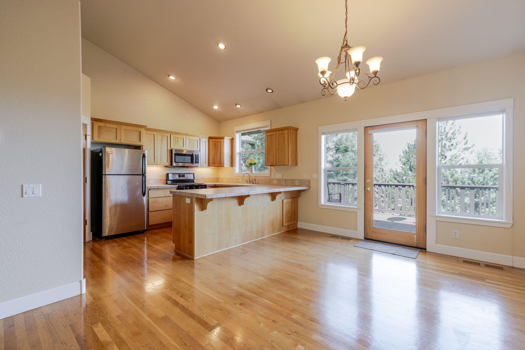 3138 NW Colonial Drive