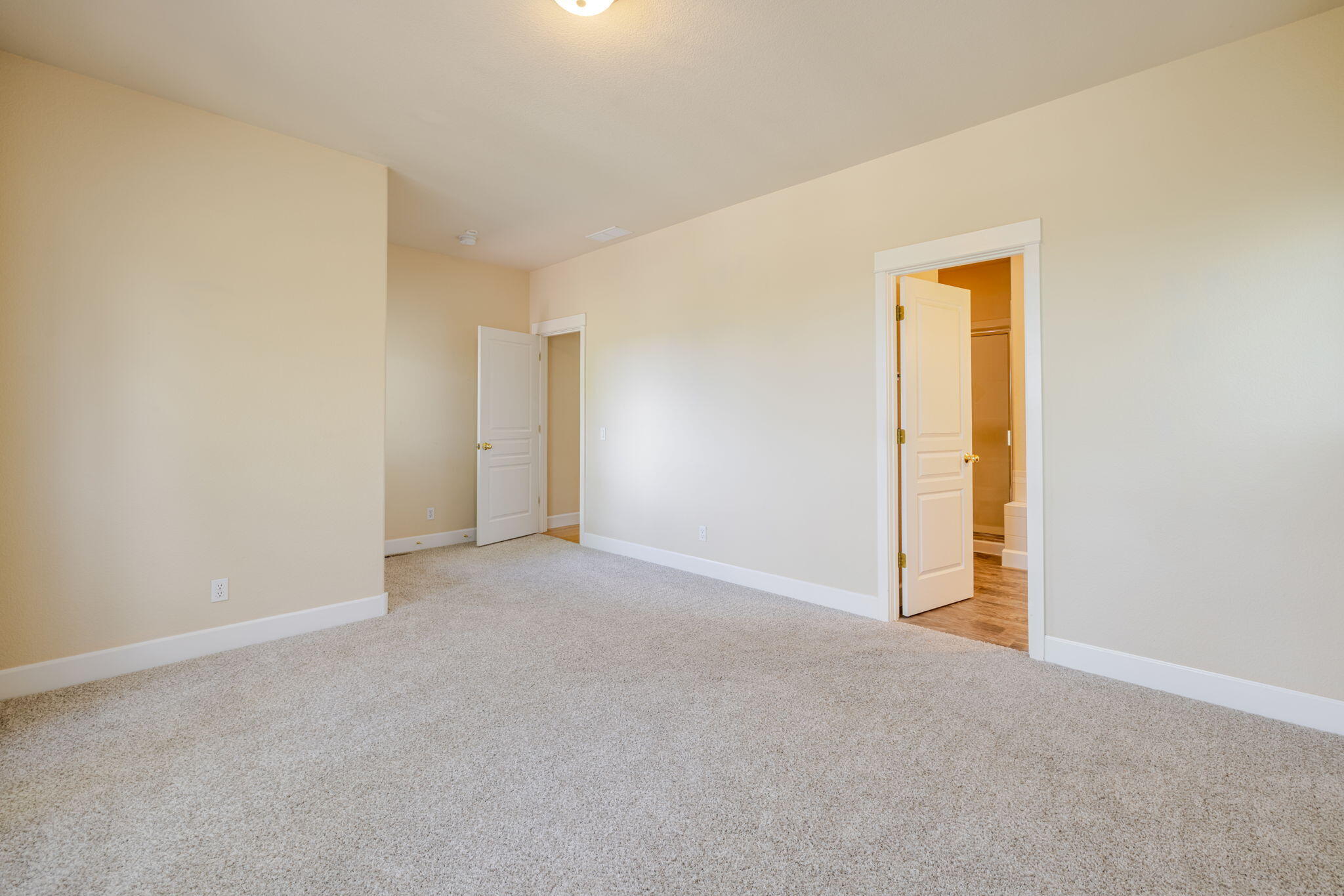 3138 NW Colonial Drive