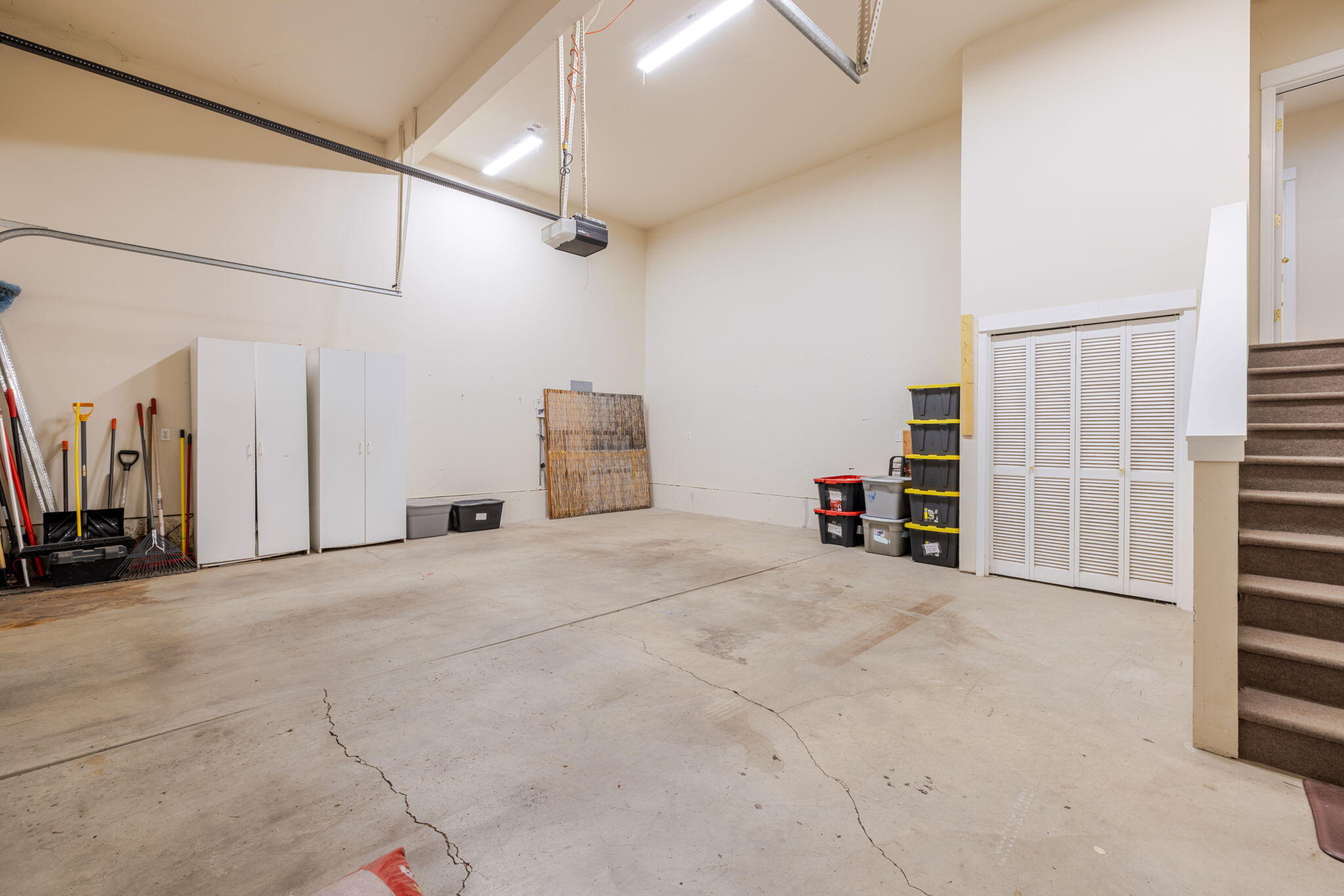 3138 NW Colonial Drive