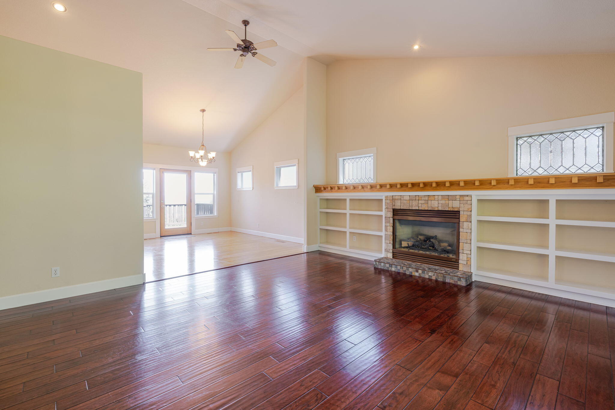 3138 NW Colonial Drive