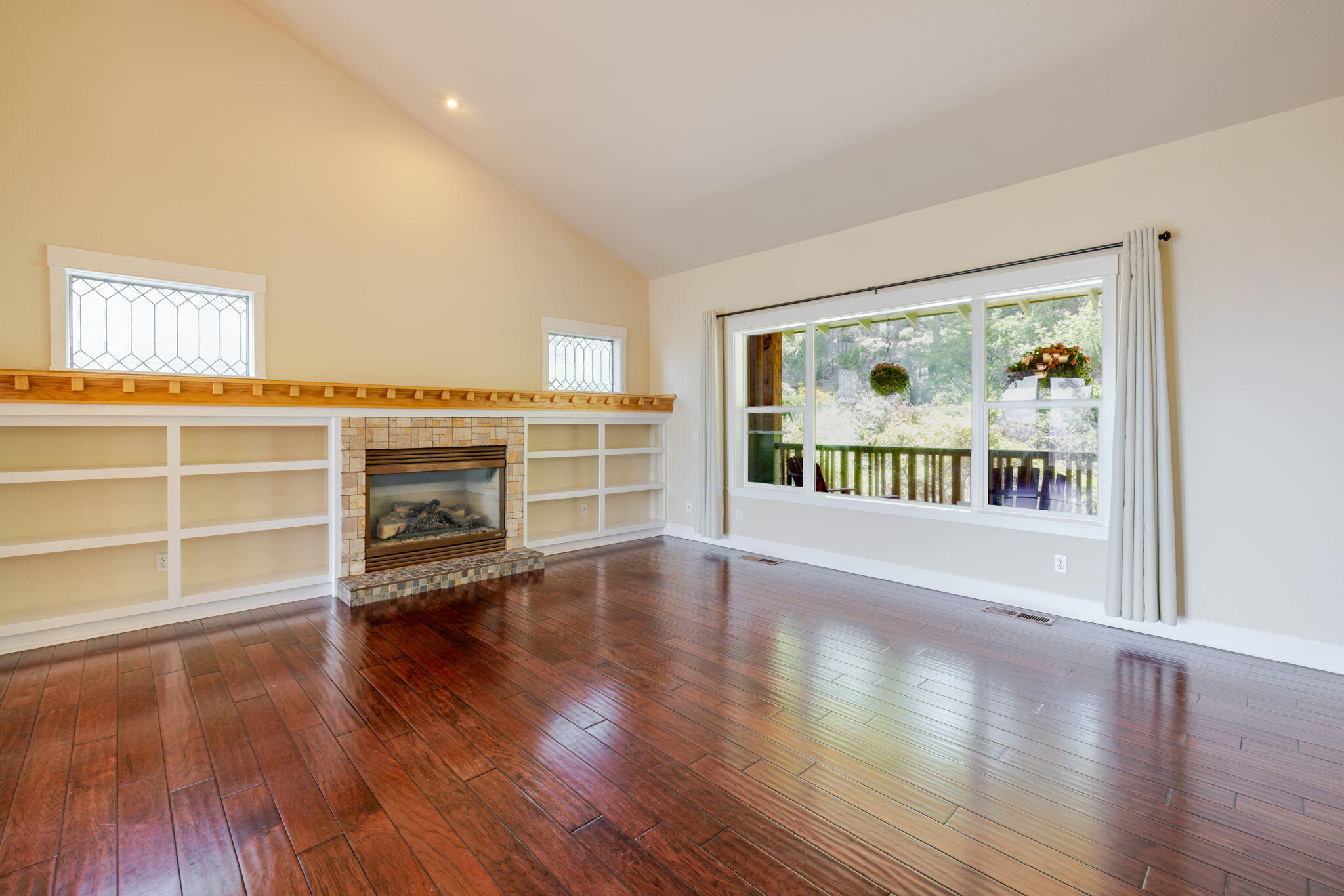 3138 NW Colonial Drive