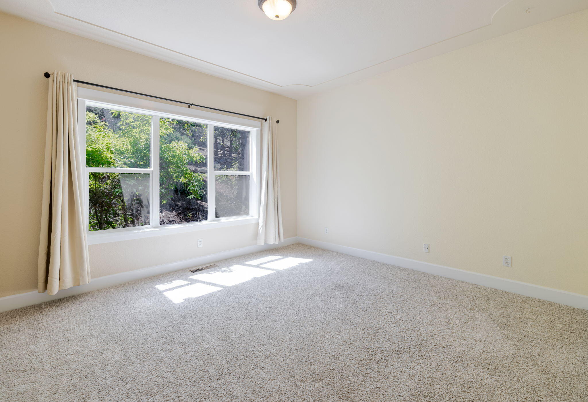 3138 NW Colonial Drive