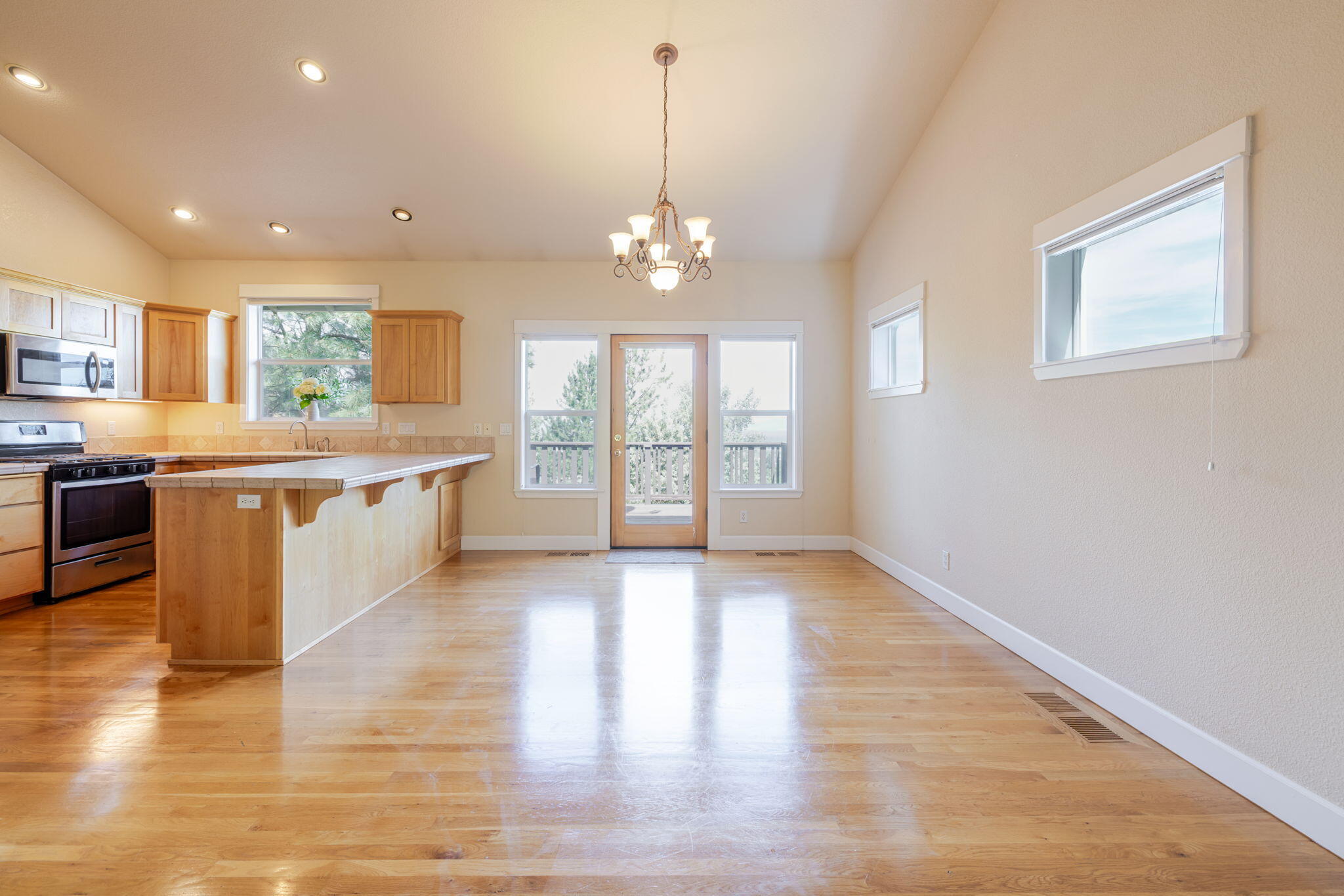 3138 NW Colonial Drive