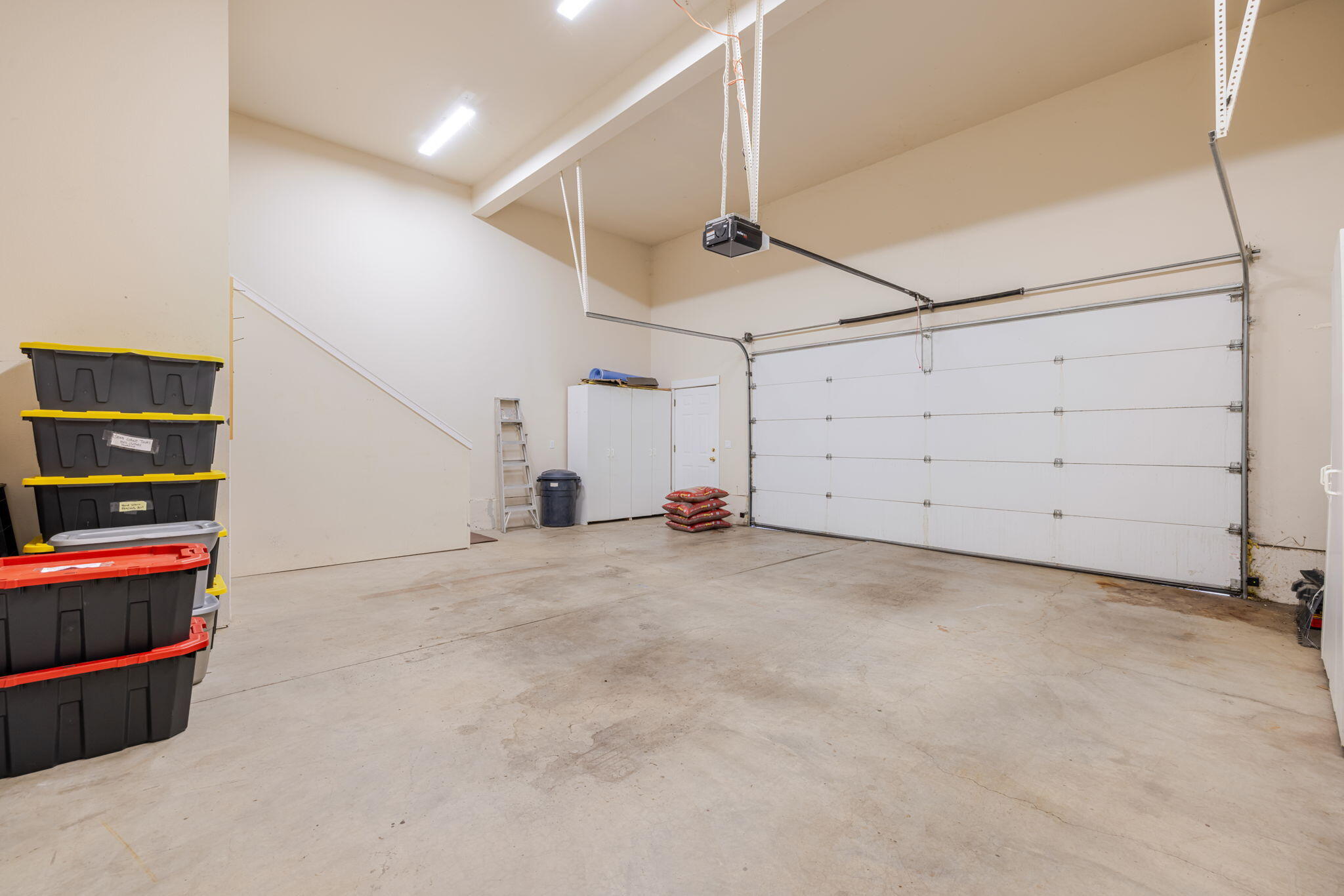 3138 NW Colonial Drive