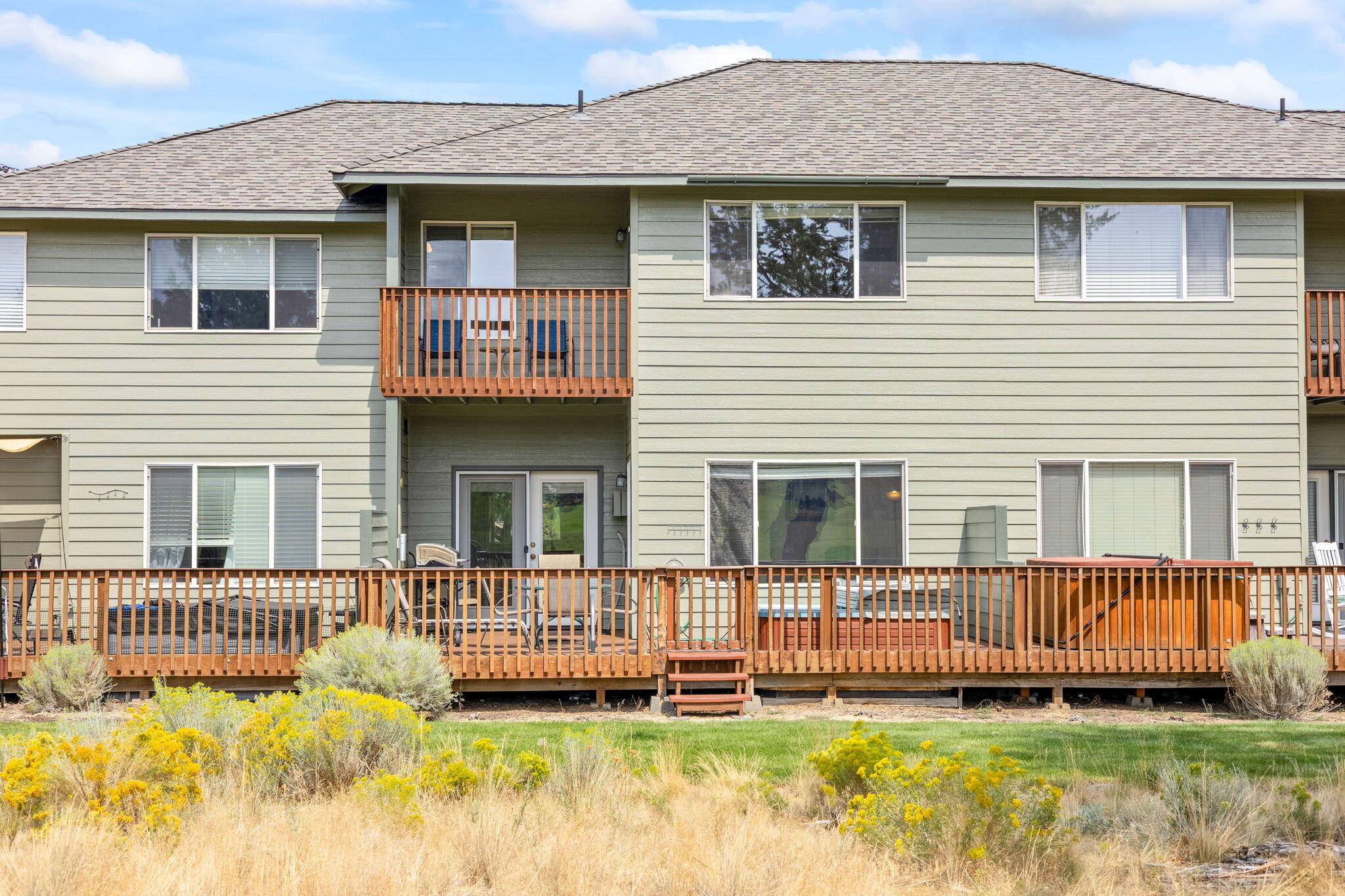 987 Golden Pheasant Drive