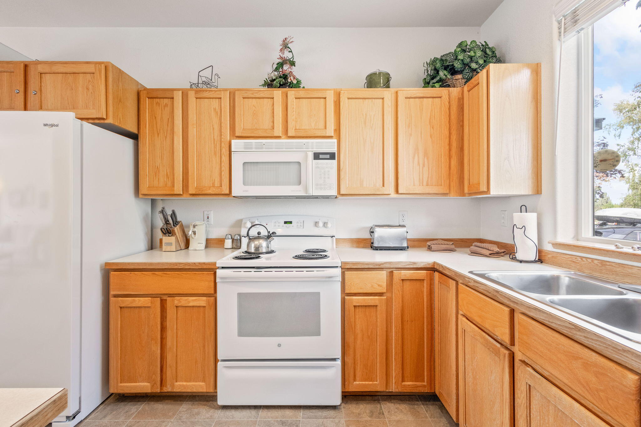 987 Golden Pheasant Drive