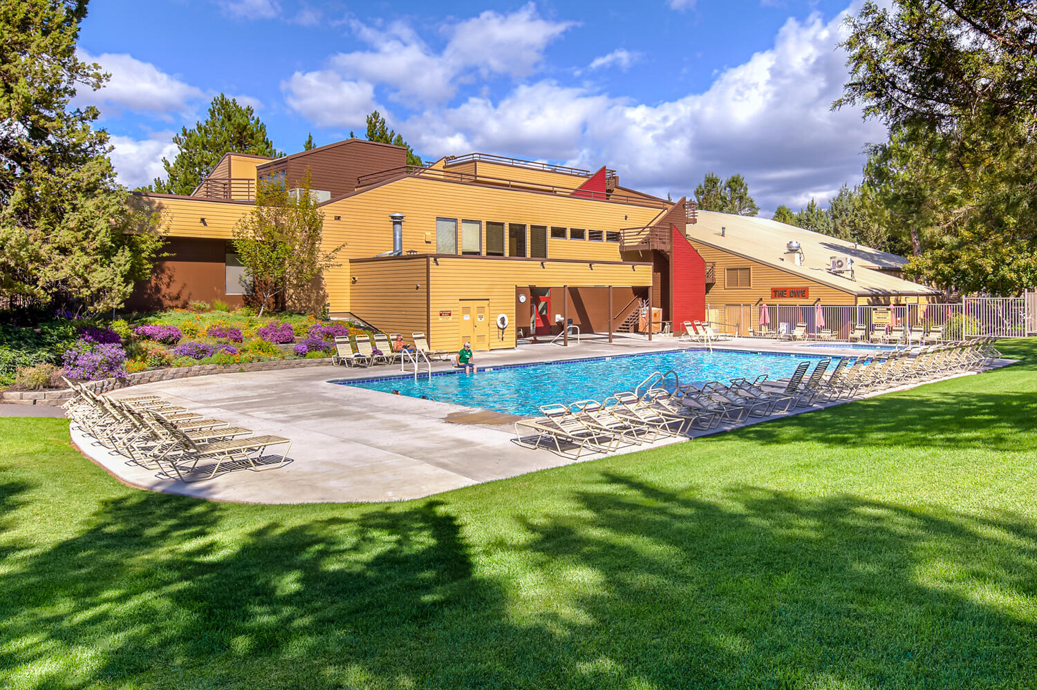 987 Golden Pheasant Drive