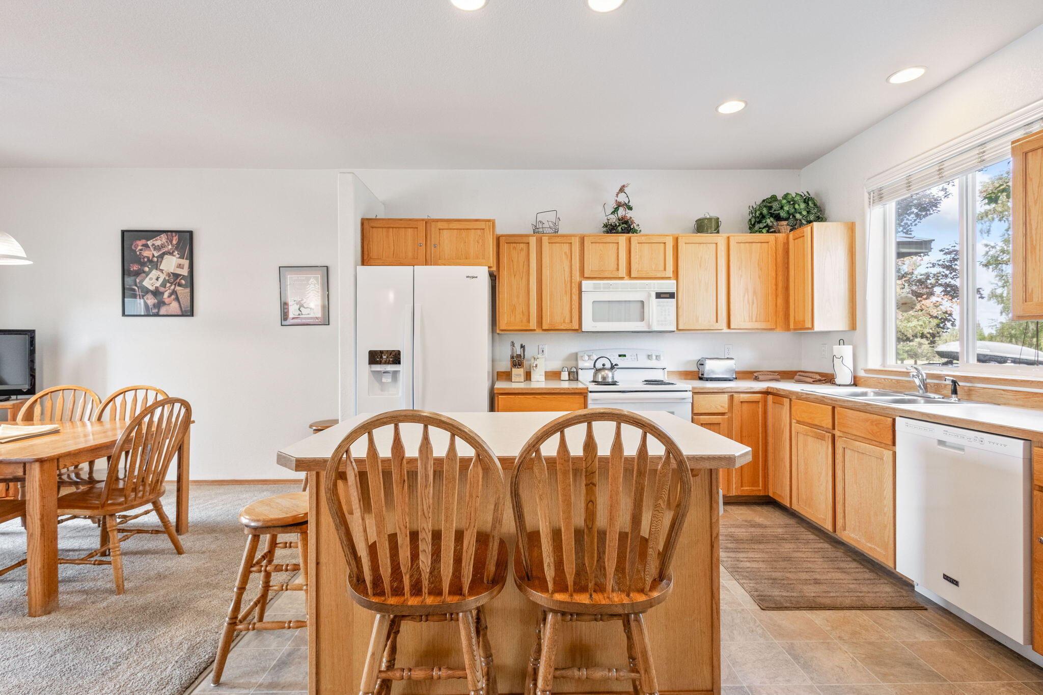 987 Golden Pheasant Drive