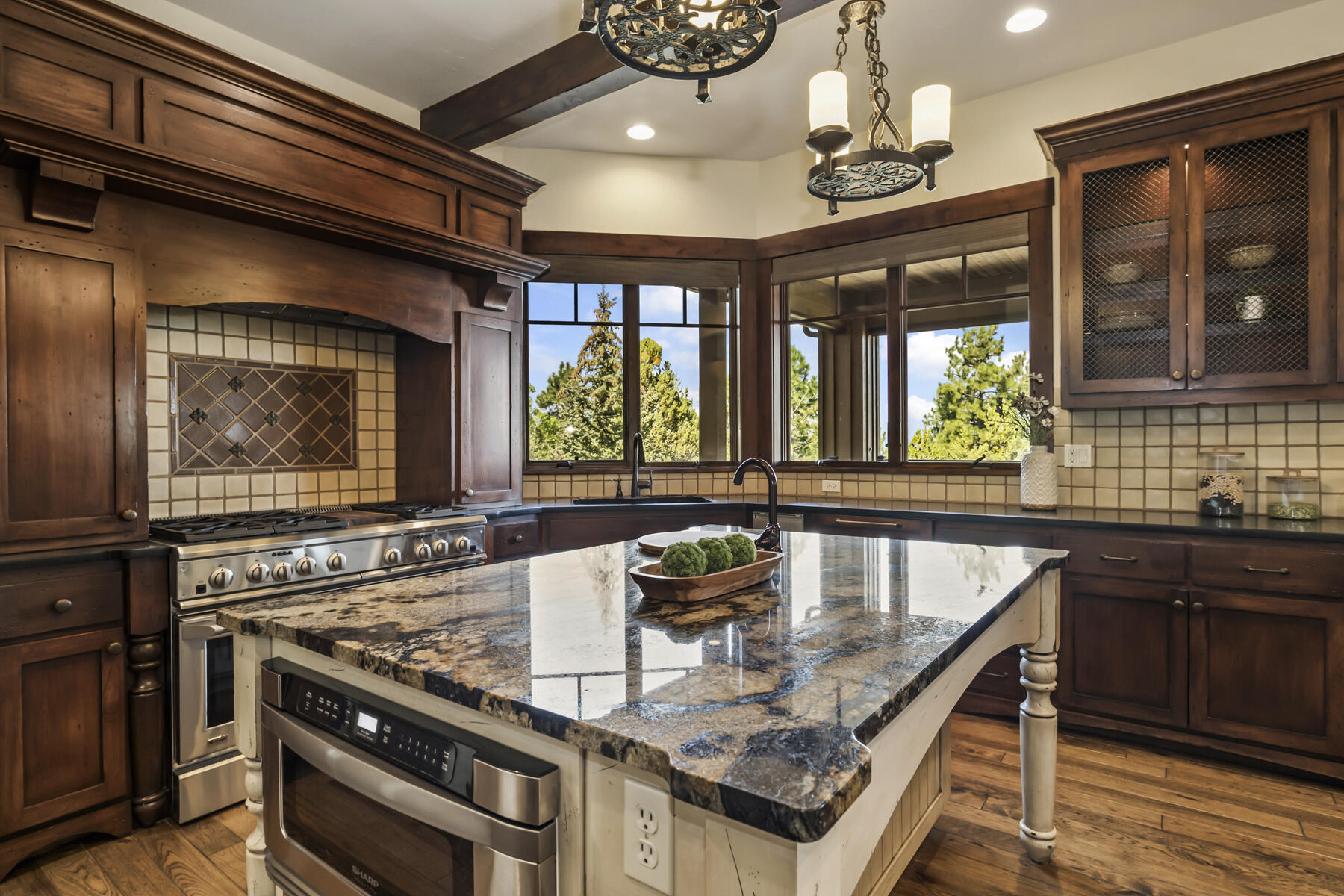 1564 NW Overlook Drive