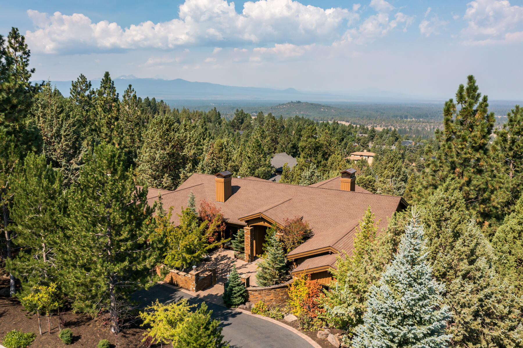 1564 NW Overlook Drive