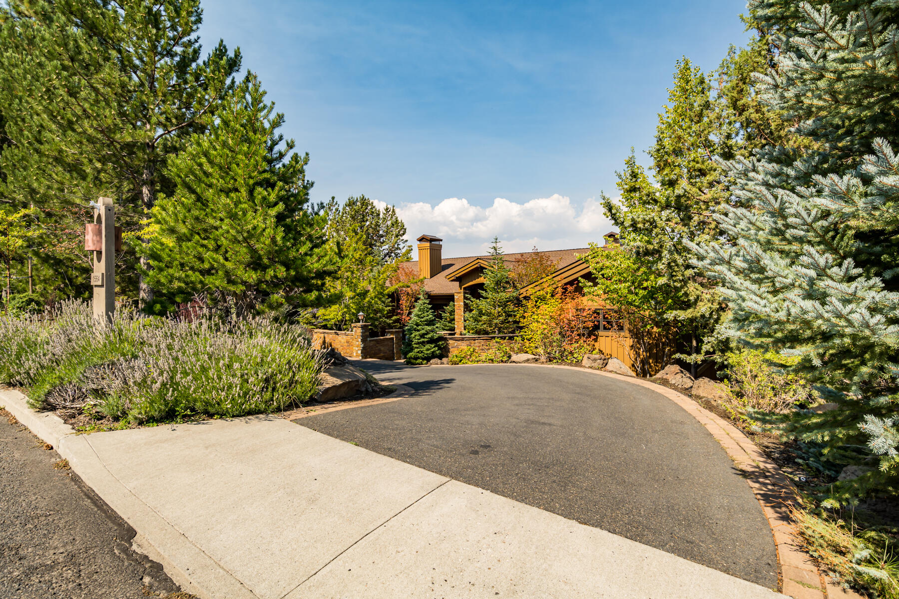 1564 NW Overlook Drive