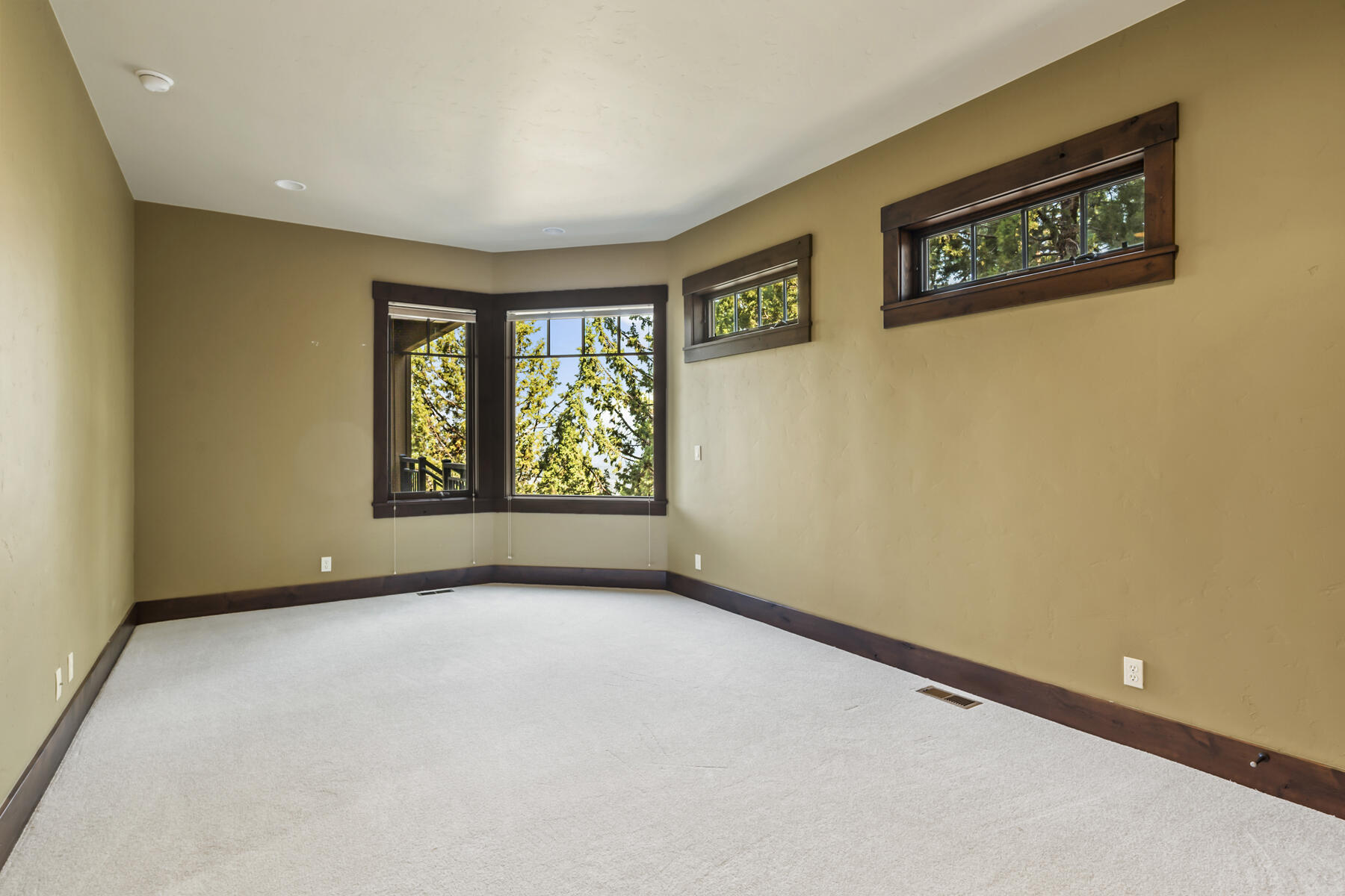 1564 NW Overlook Drive