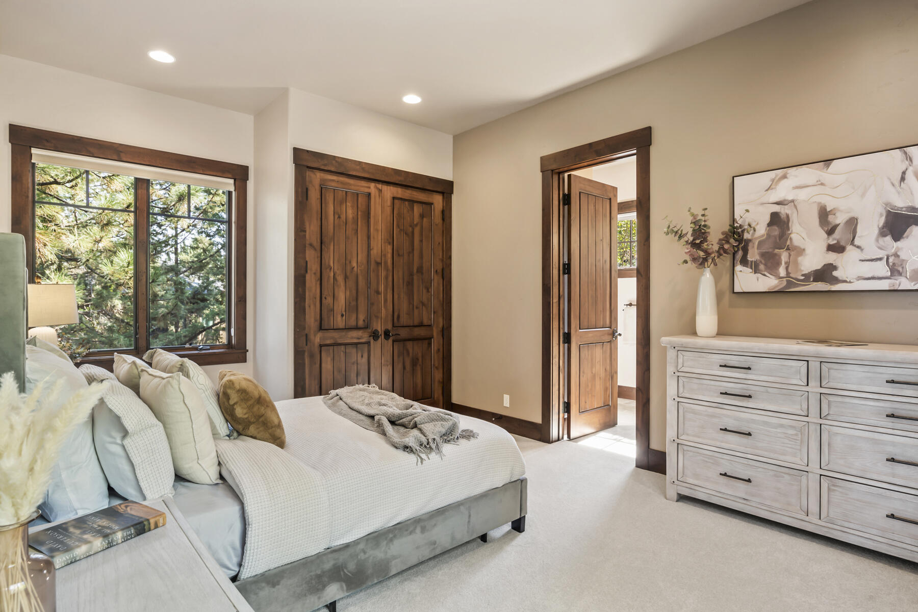 1564 NW Overlook Drive