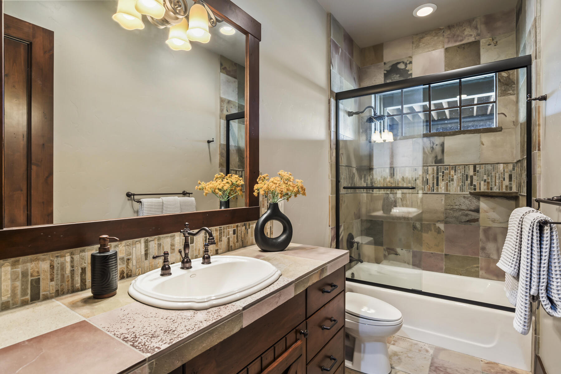 1564 NW Overlook Drive