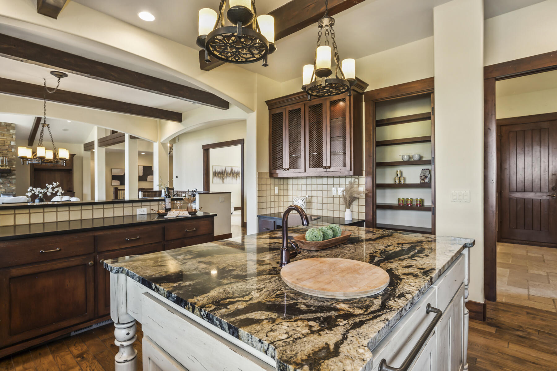 1564 NW Overlook Drive