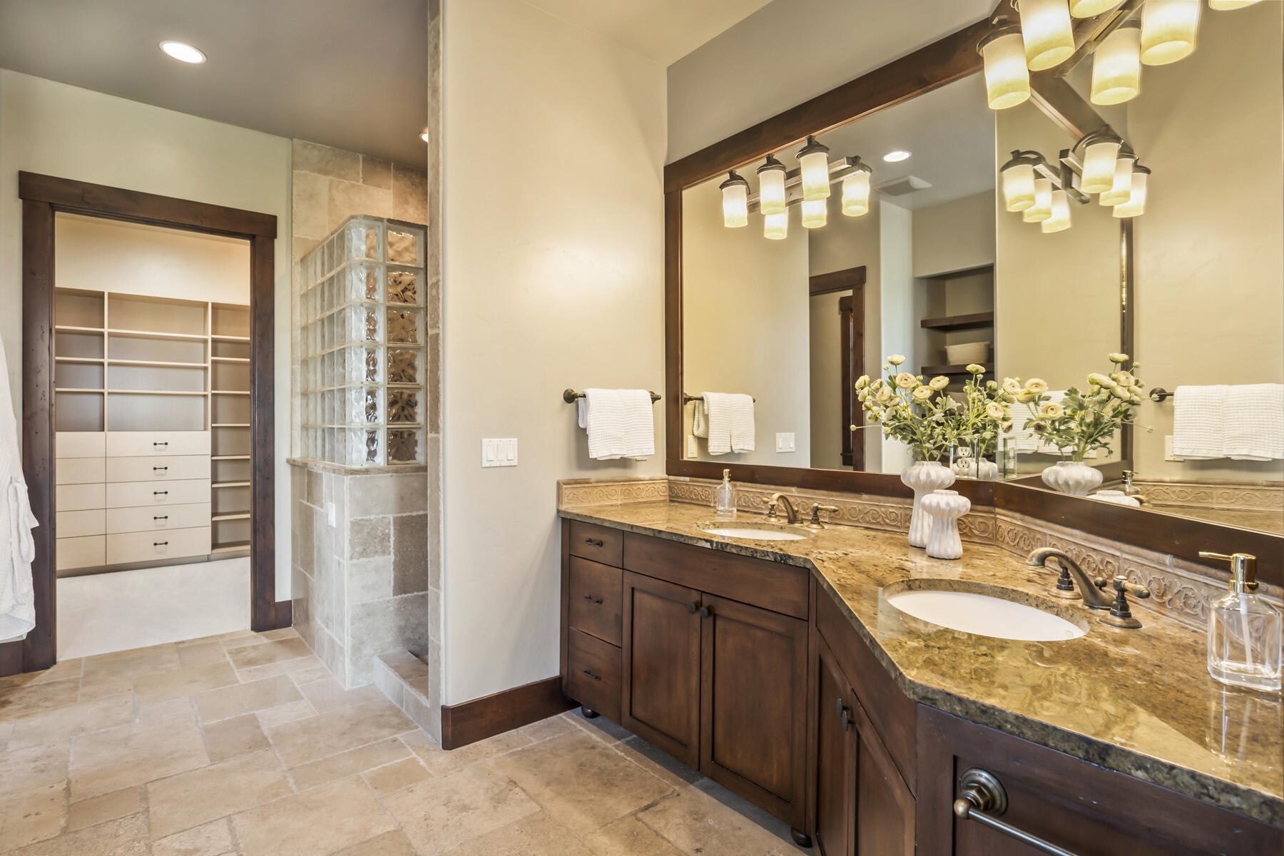 1564 NW Overlook Drive