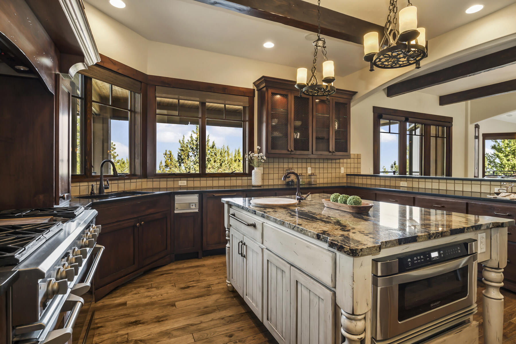 1564 NW Overlook Drive