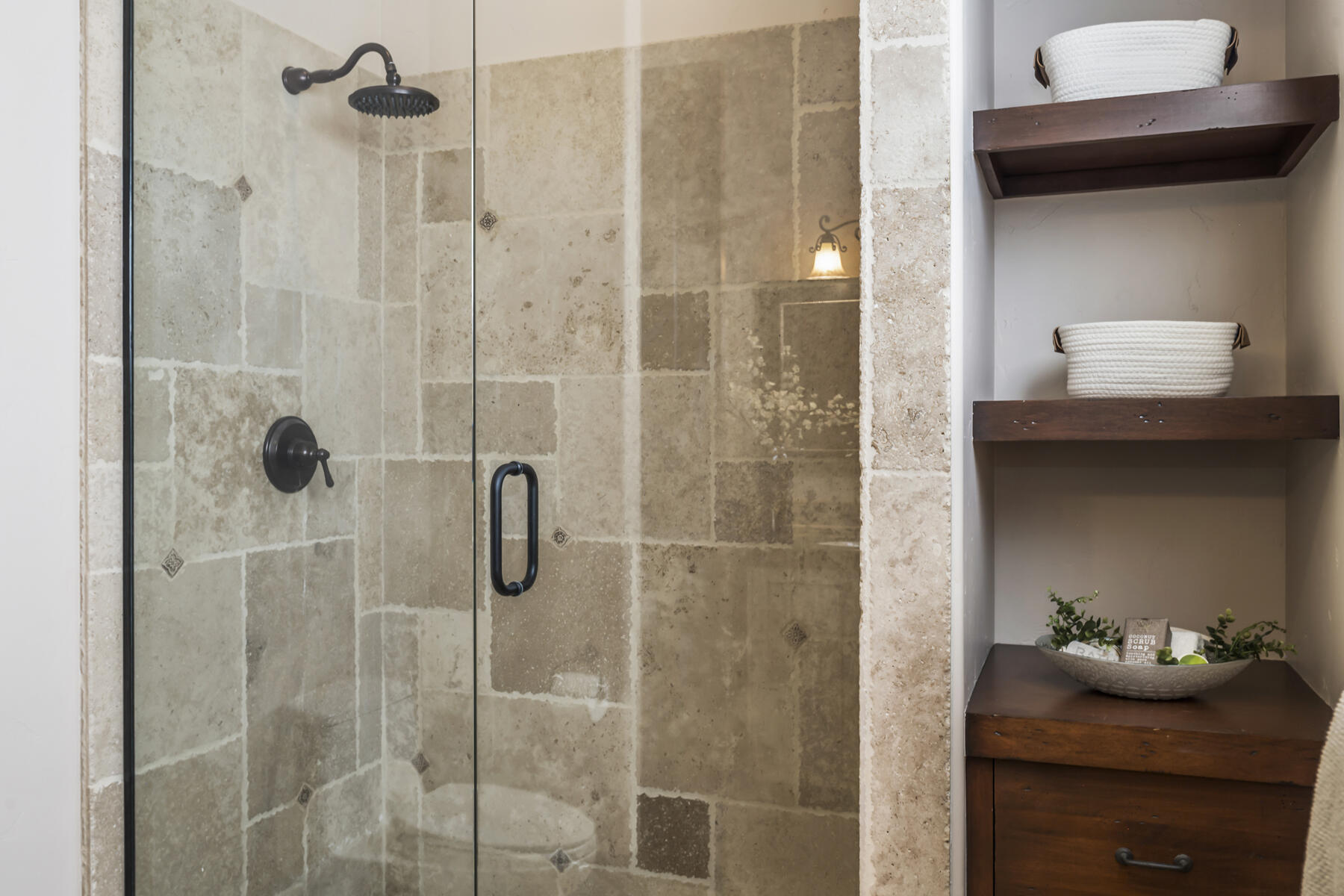 1564 NW Overlook Drive