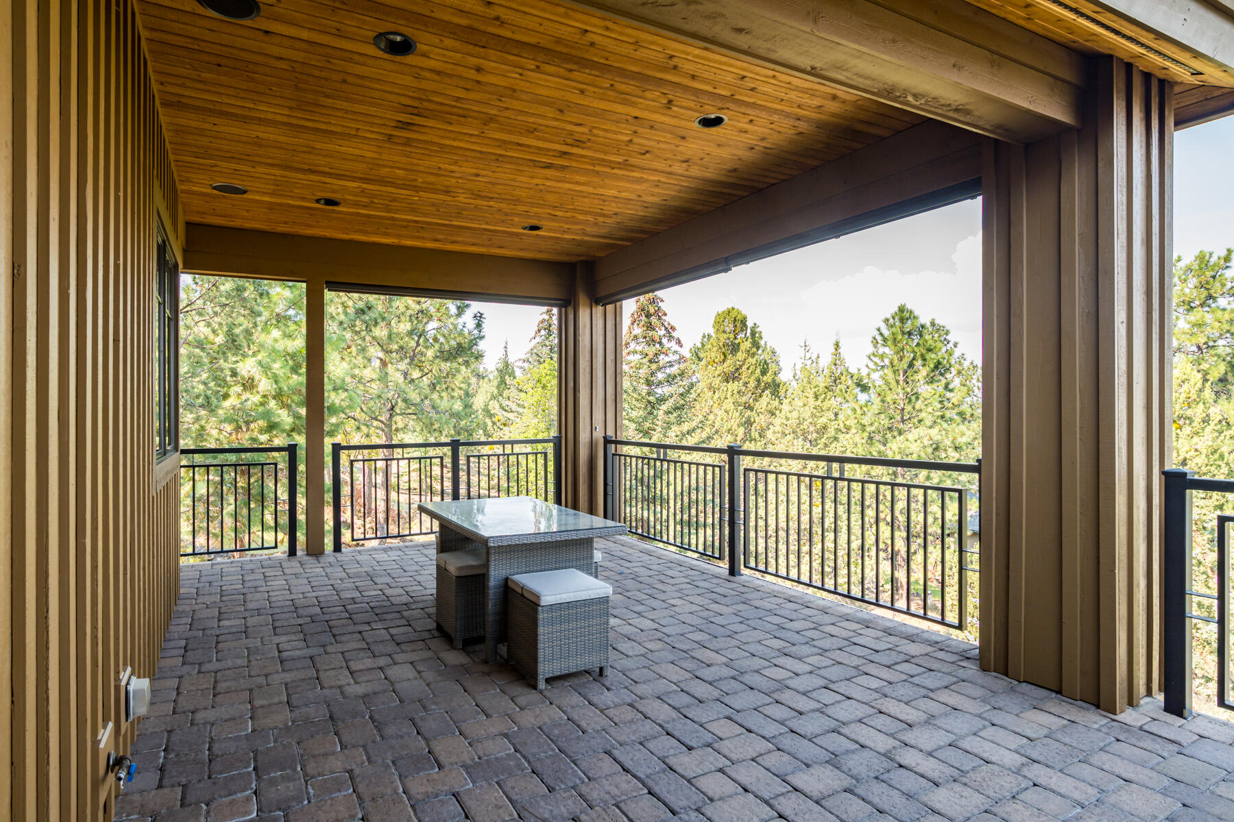 1564 NW Overlook Drive