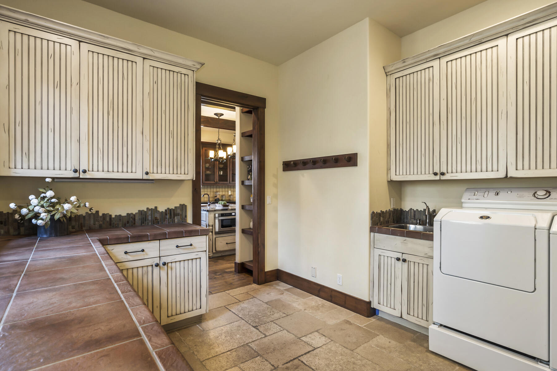 1564 NW Overlook Drive