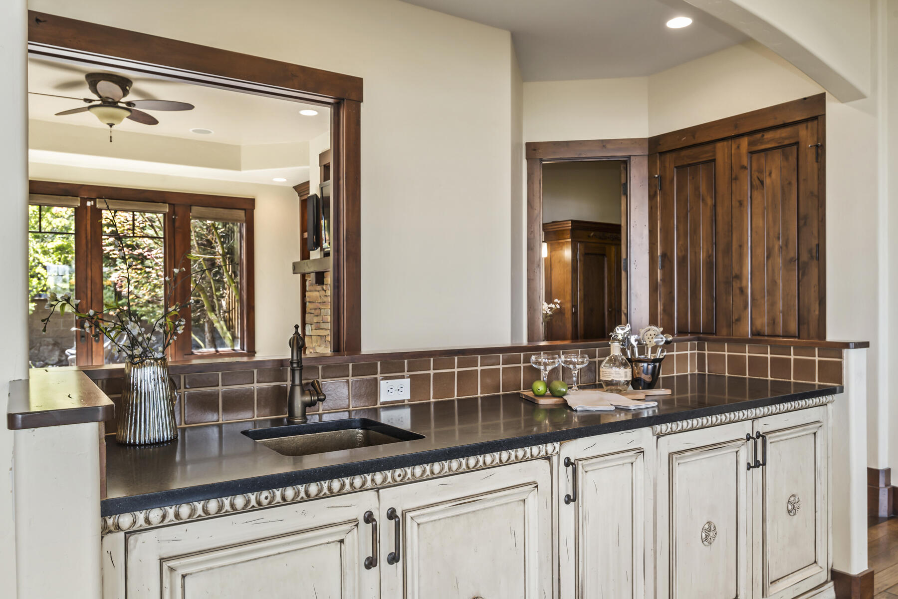 1564 NW Overlook Drive