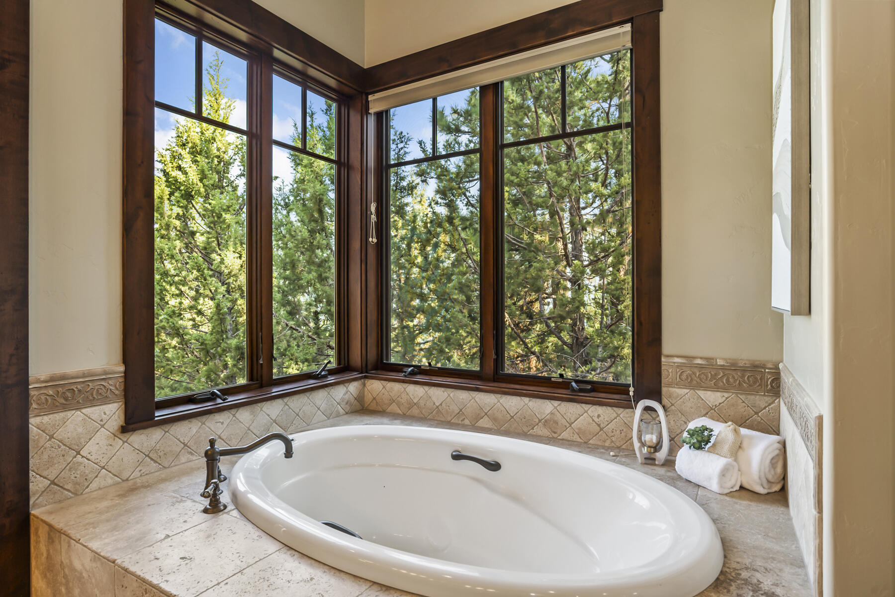 1564 NW Overlook Drive