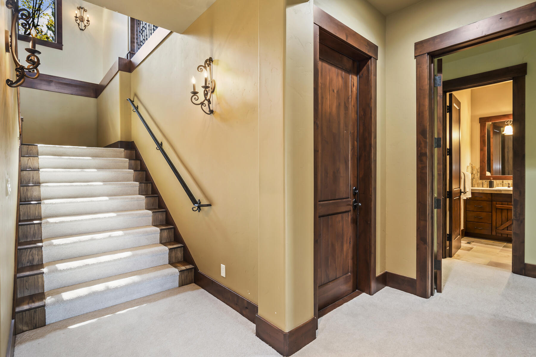 1564 NW Overlook Drive