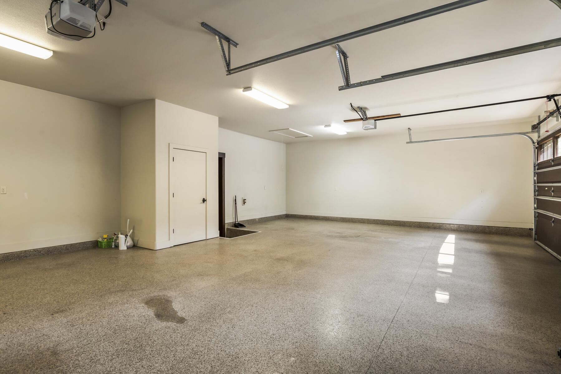 1564 NW Overlook Drive