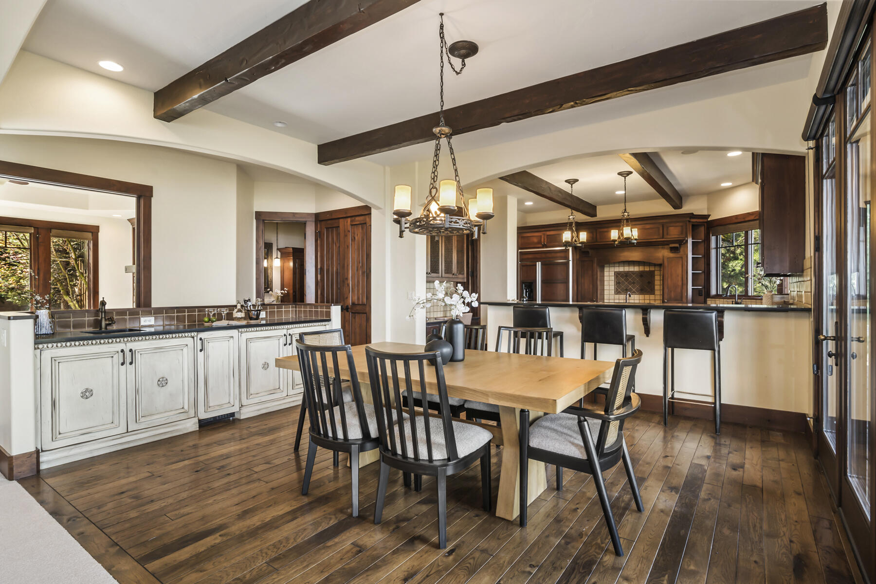 1564 NW Overlook Drive