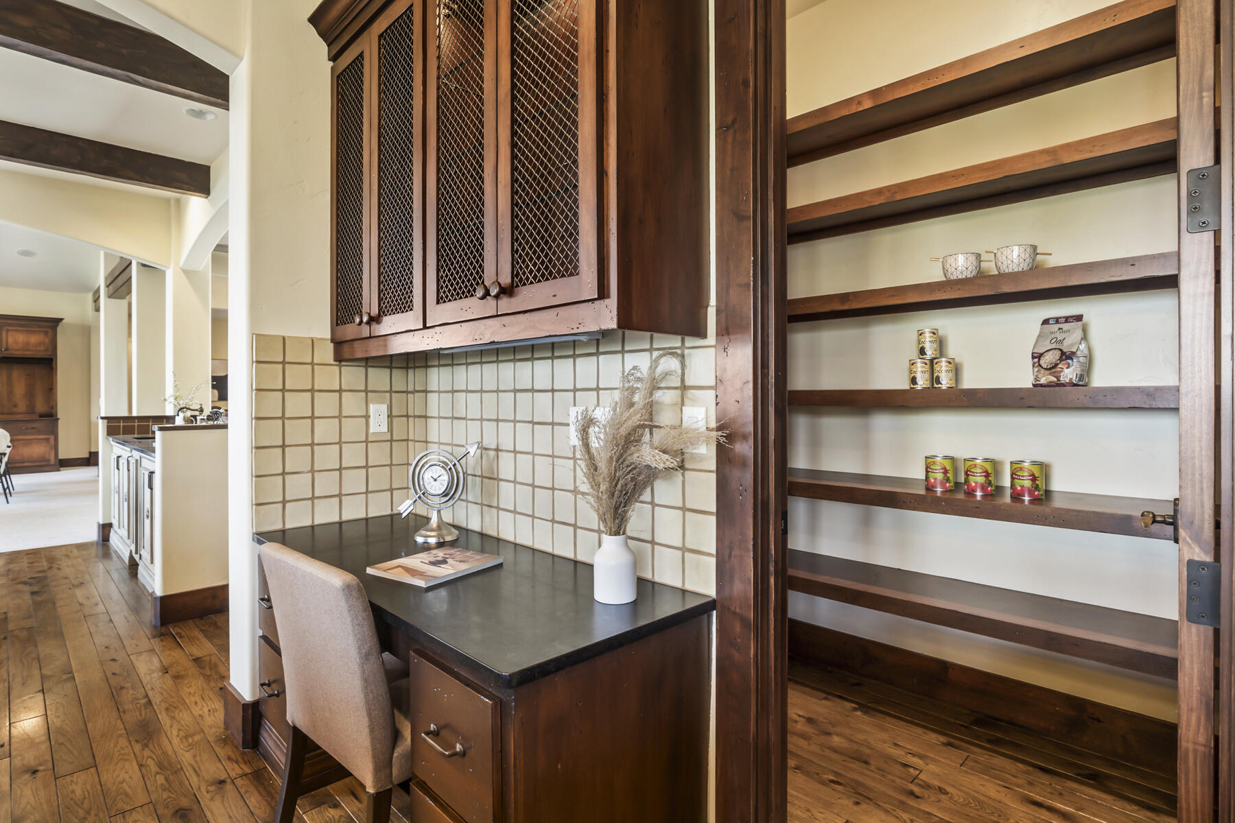 1564 NW Overlook Drive