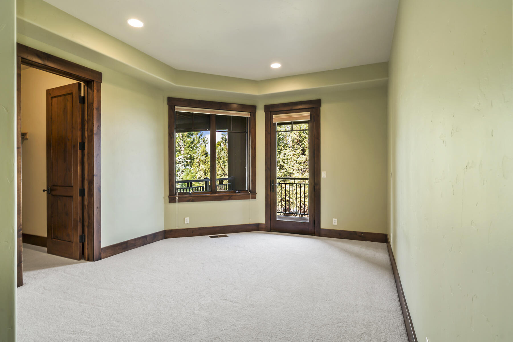 1564 NW Overlook Drive