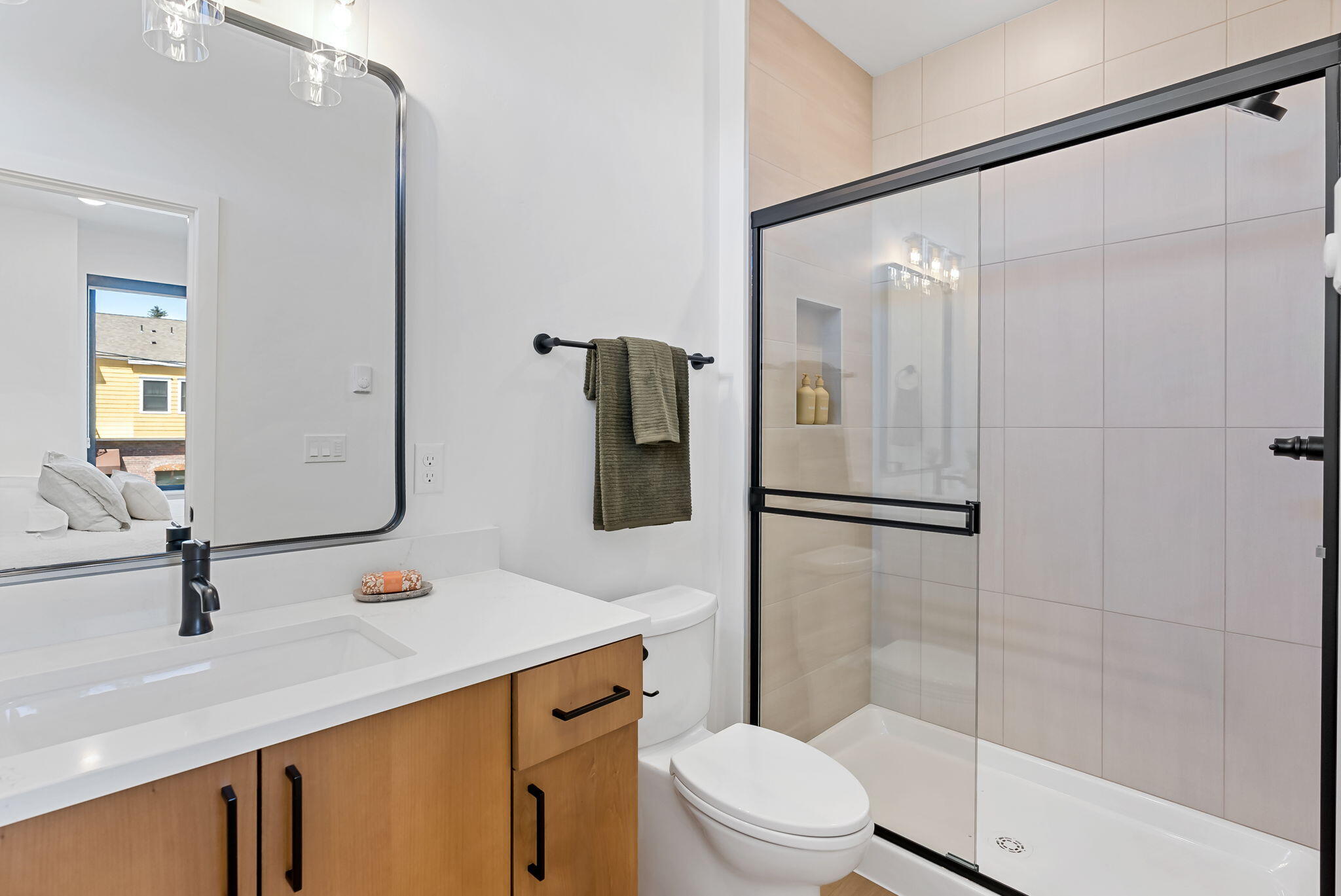 123 NW Broadway Street