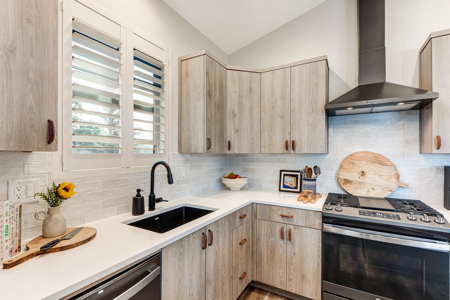 25025 Horse Ridge Frontage Road