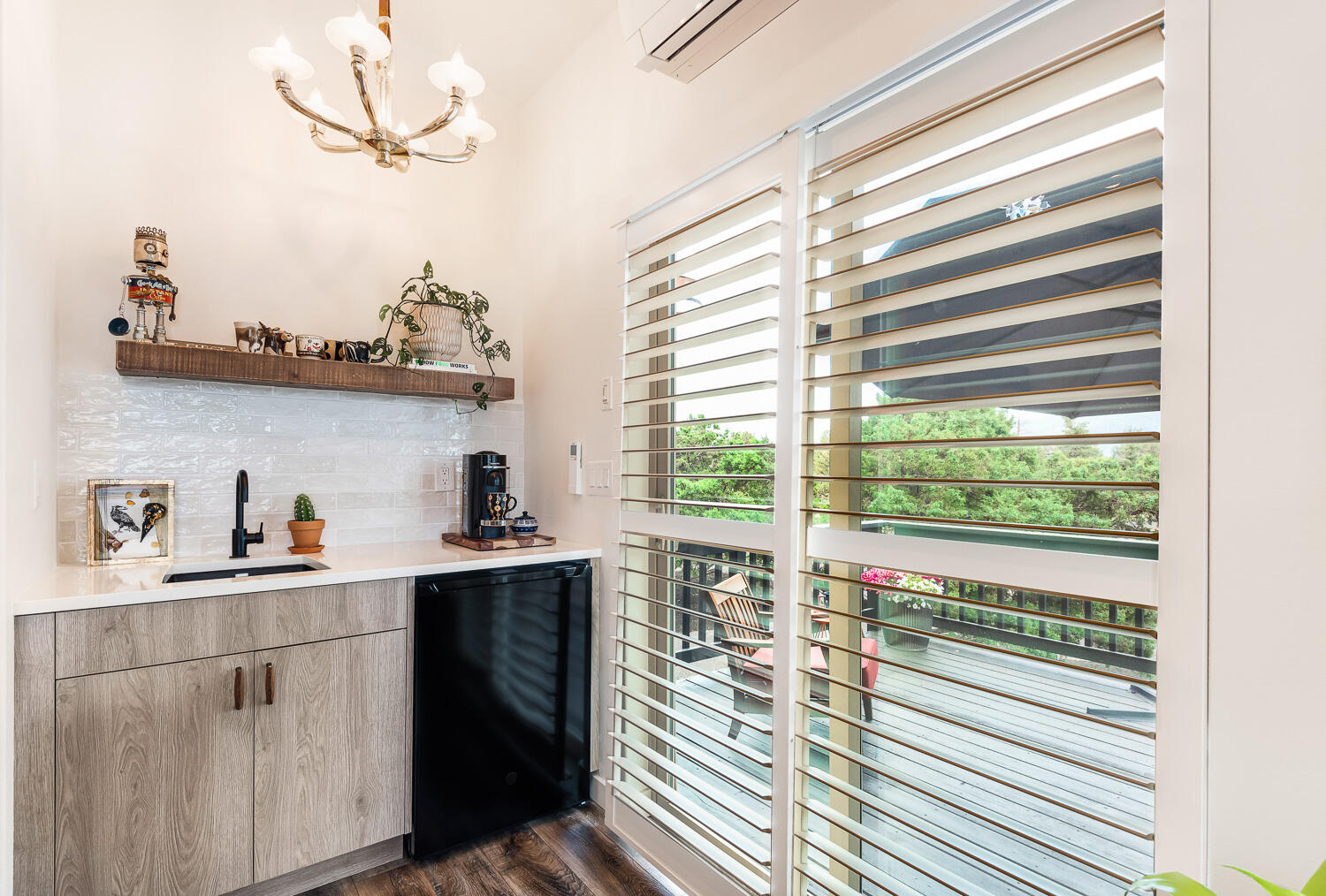 25025 Horse Ridge Frontage Road