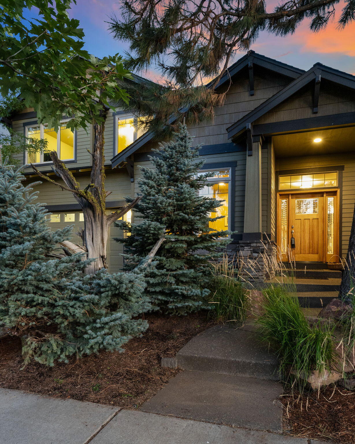 19601 Hollygrape Street