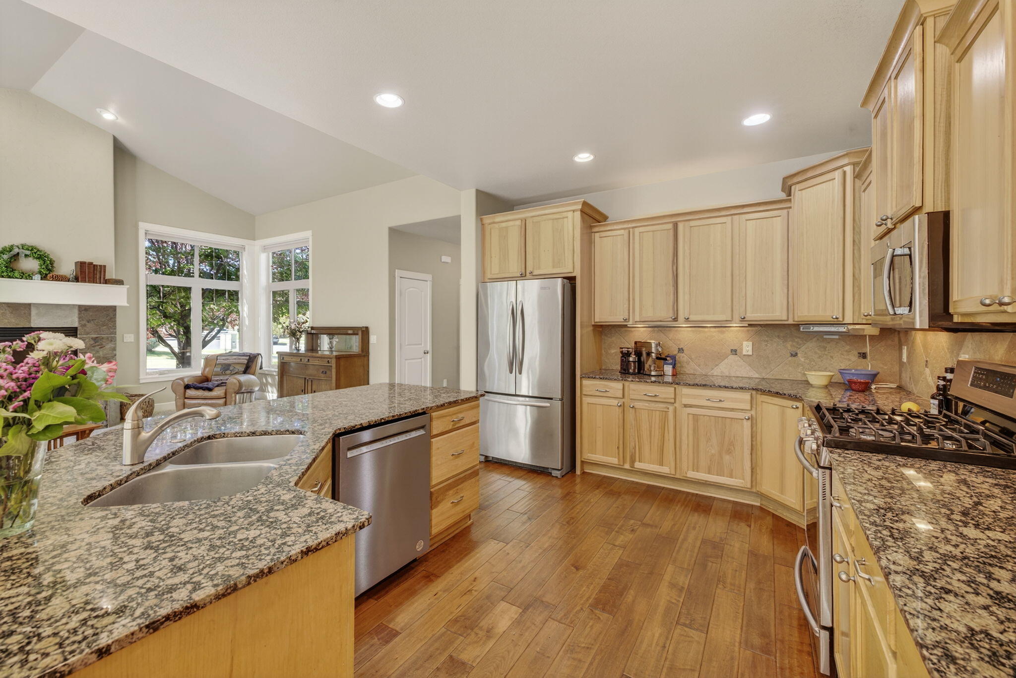 19601 Hollygrape Street