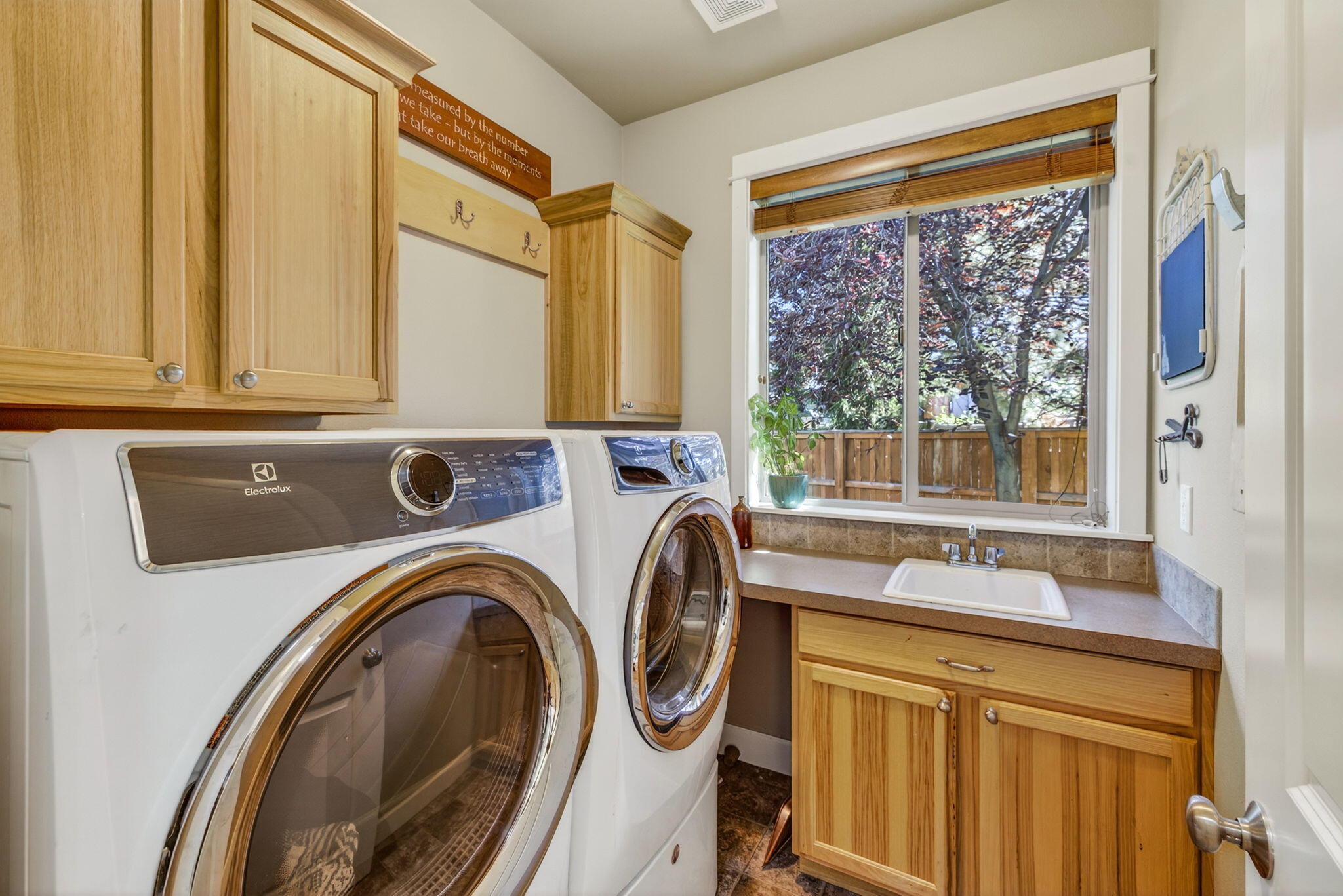 19601 Hollygrape Street