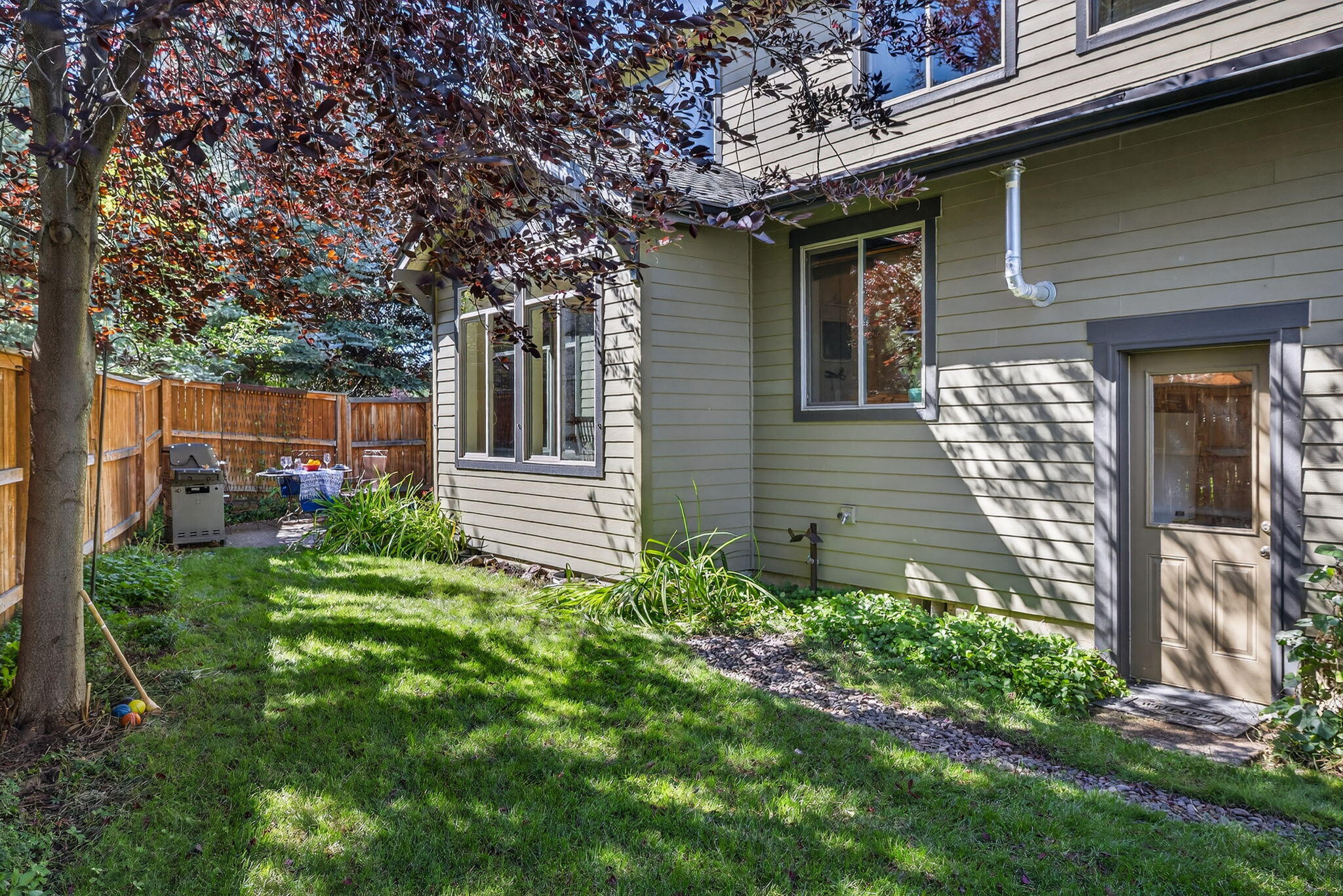 19601 Hollygrape Street