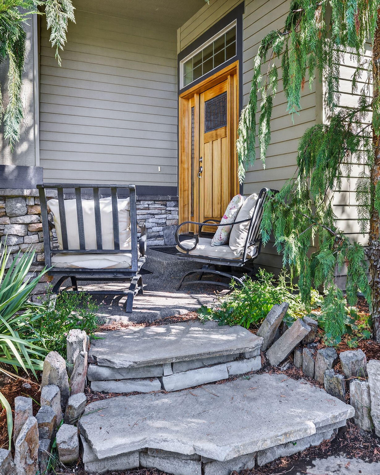 19601 Hollygrape Street