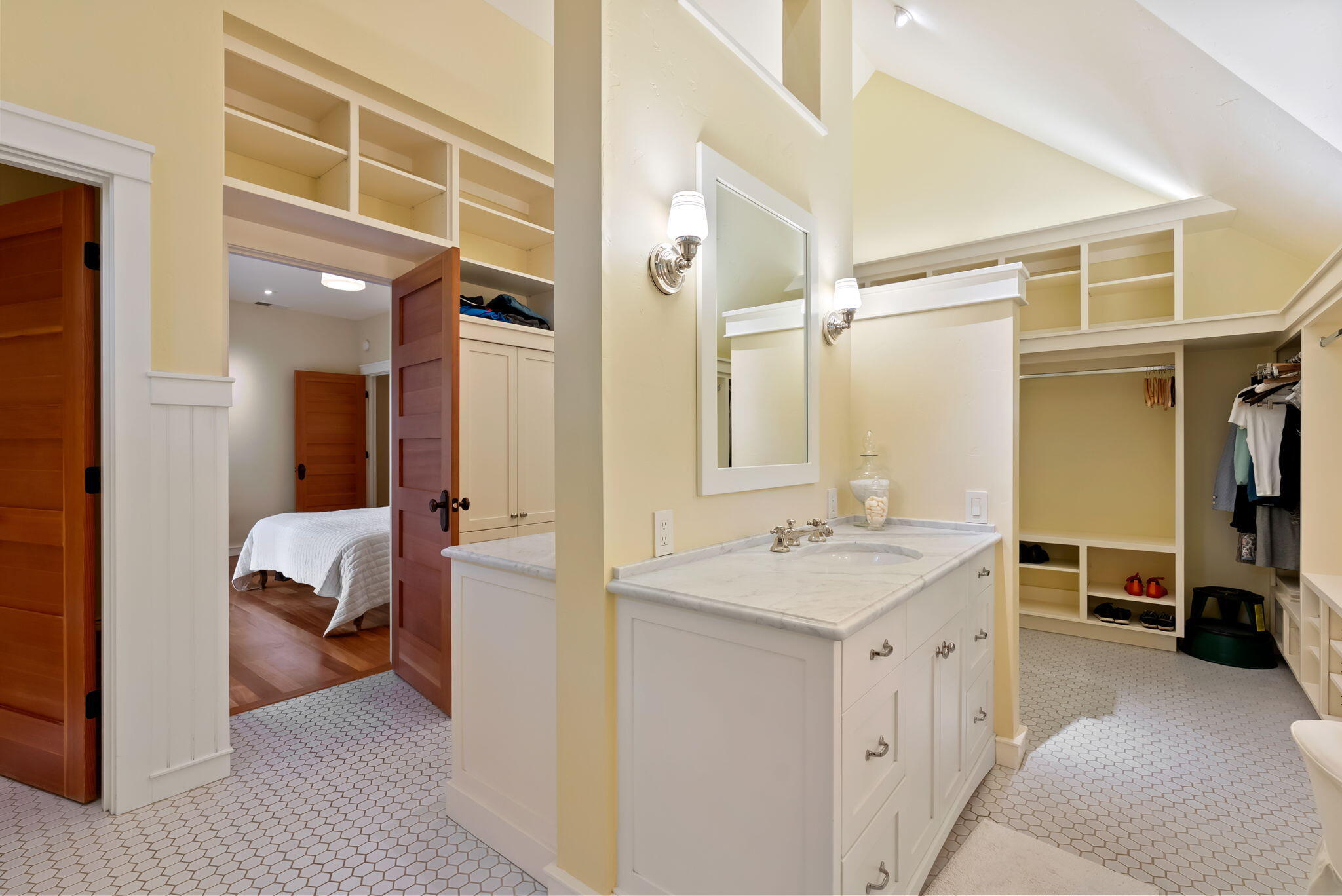 61709 Tam McArthur Loop