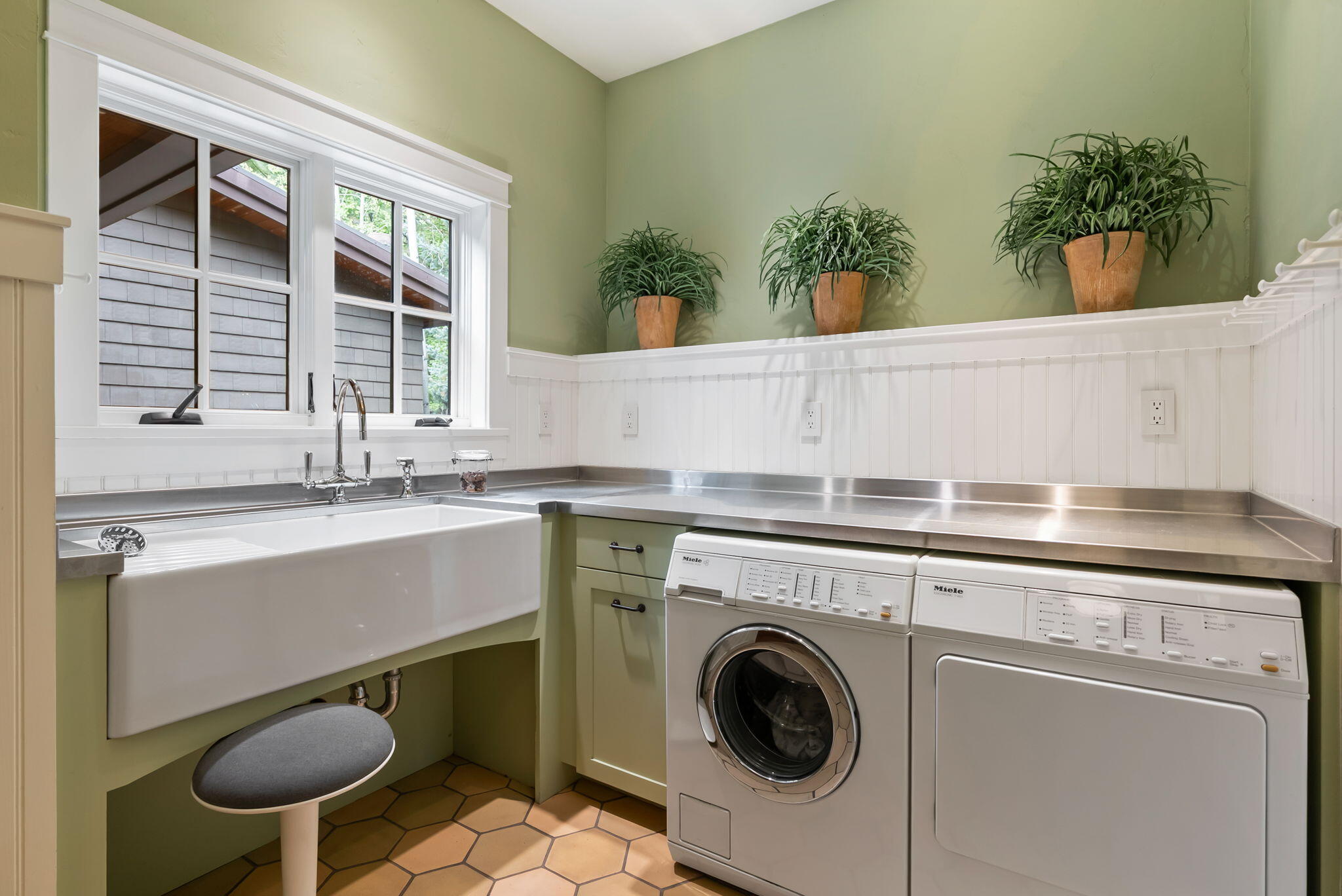 61709 Tam McArthur Loop