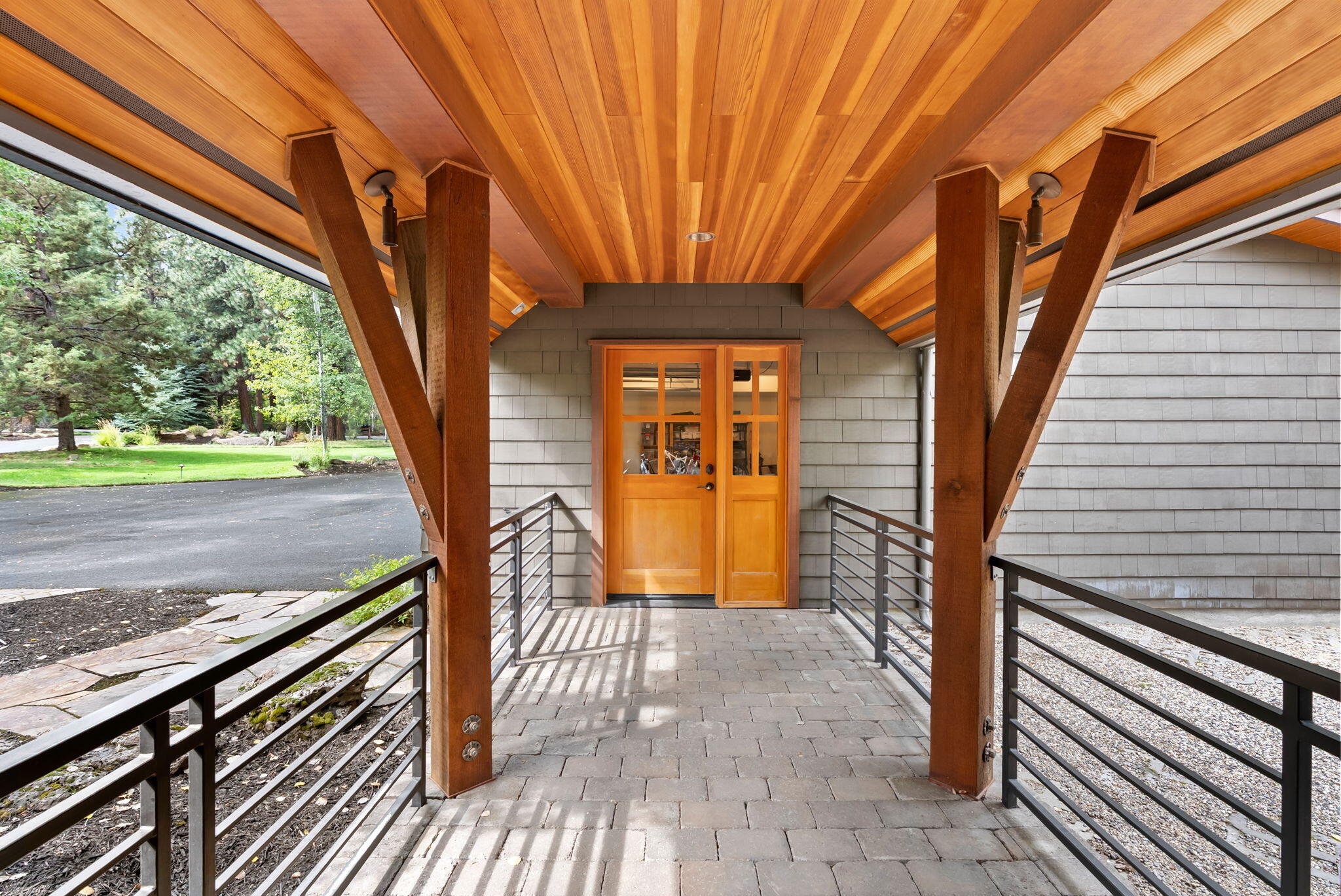 61709 Tam McArthur Loop