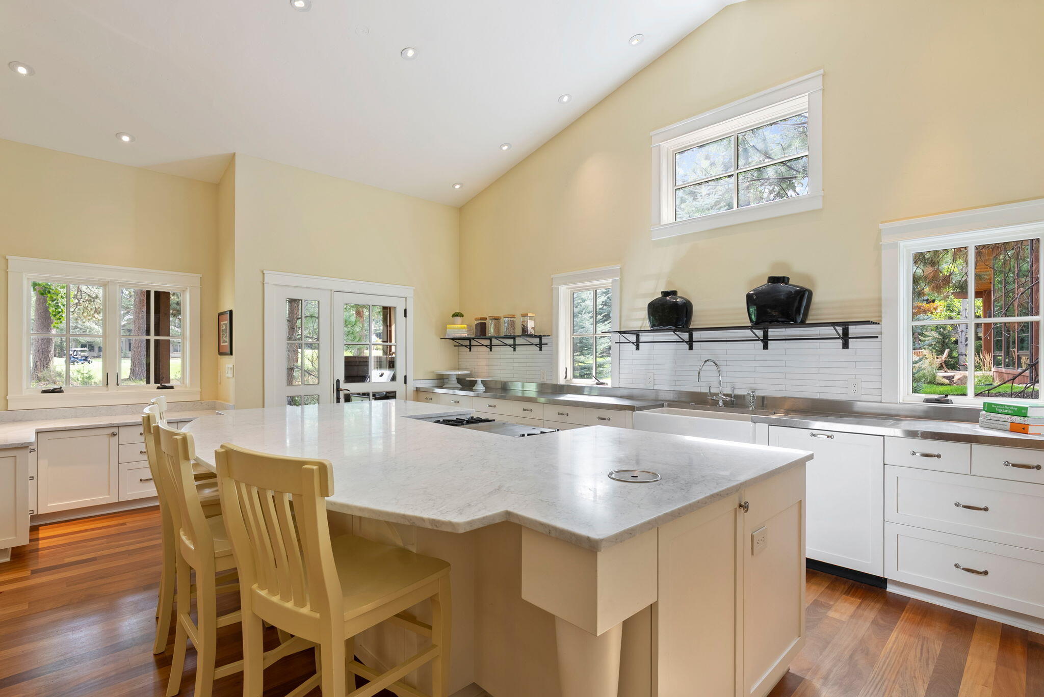 61709 Tam McArthur Loop